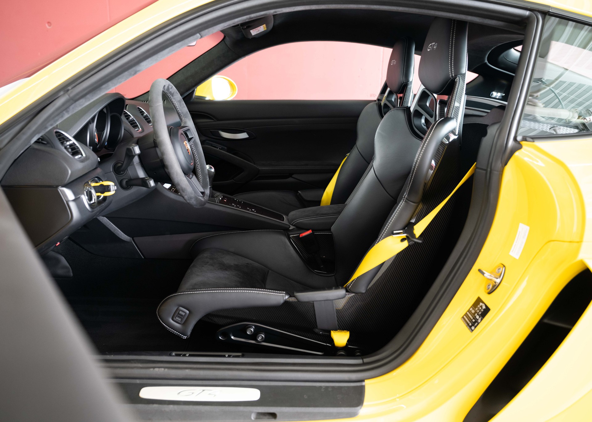 PORSCHE 718 Cayman GT4 (1st hand, Swiss car, fantastic condition, full Porsche history)-image-19
