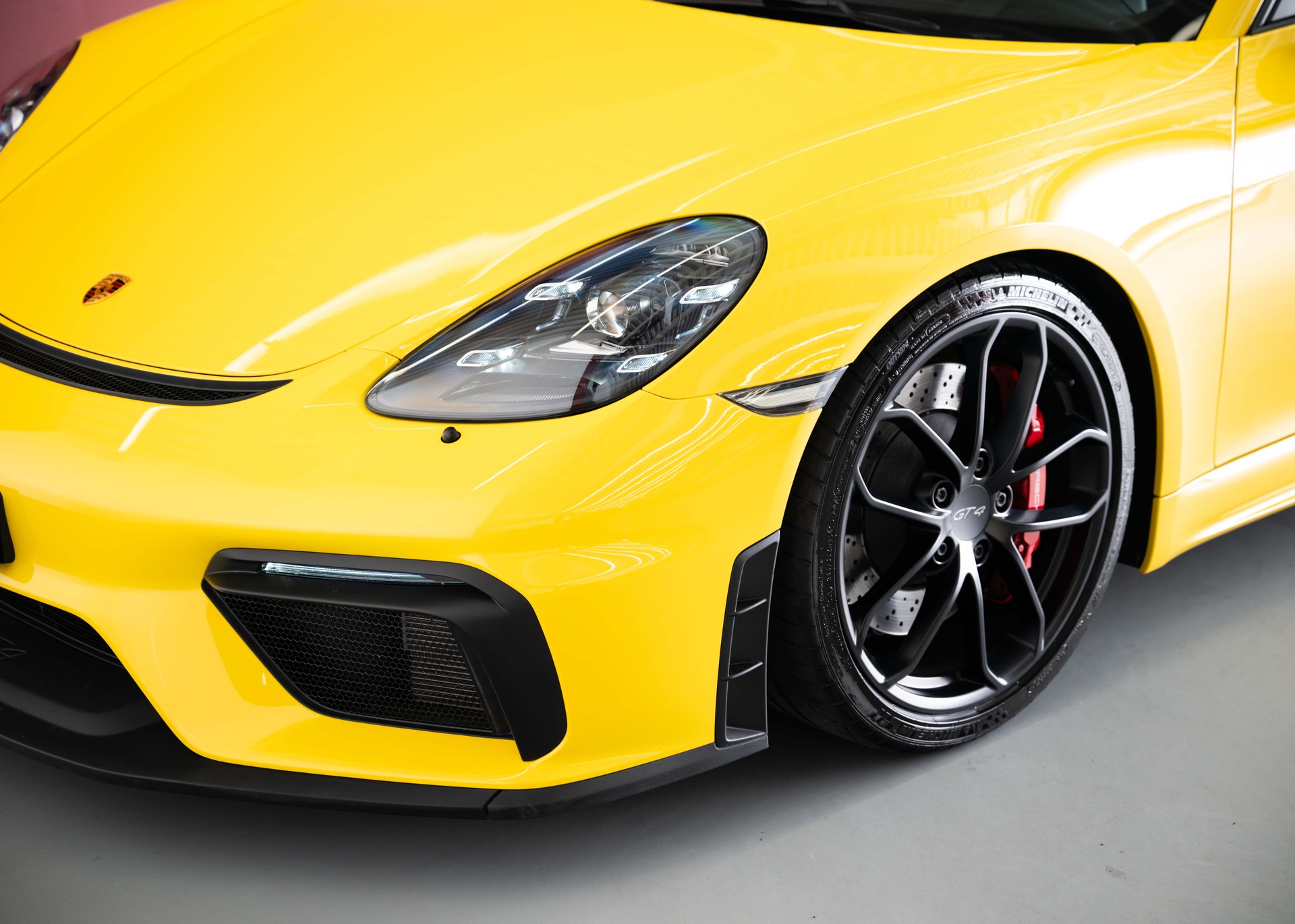 PORSCHE 718 Cayman GT4 (1st hand, Swiss car, fantastic condition, full Porsche history)-image-13