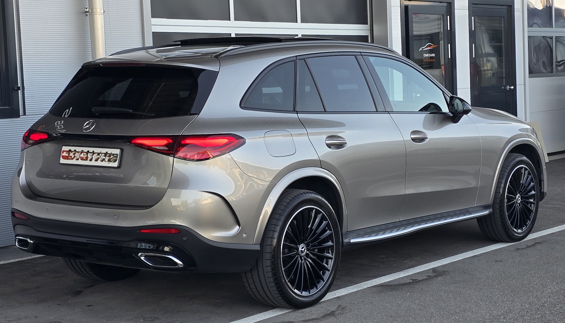 MERCEDES-BENZ GLC 400 e 4Matic 9G-Tronic-showroom-element-3