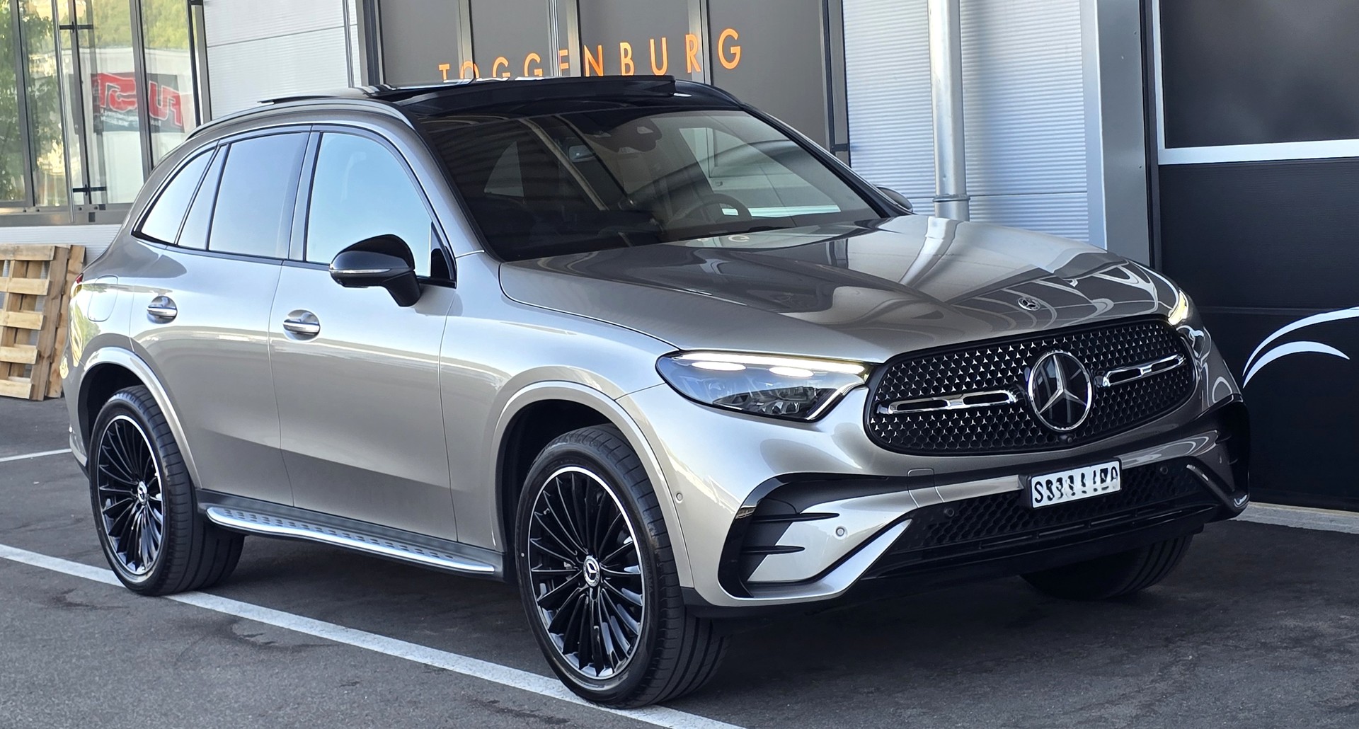 MERCEDES-BENZ GLC 400 e 4Matic 9G-Tronic-showroom-element-2