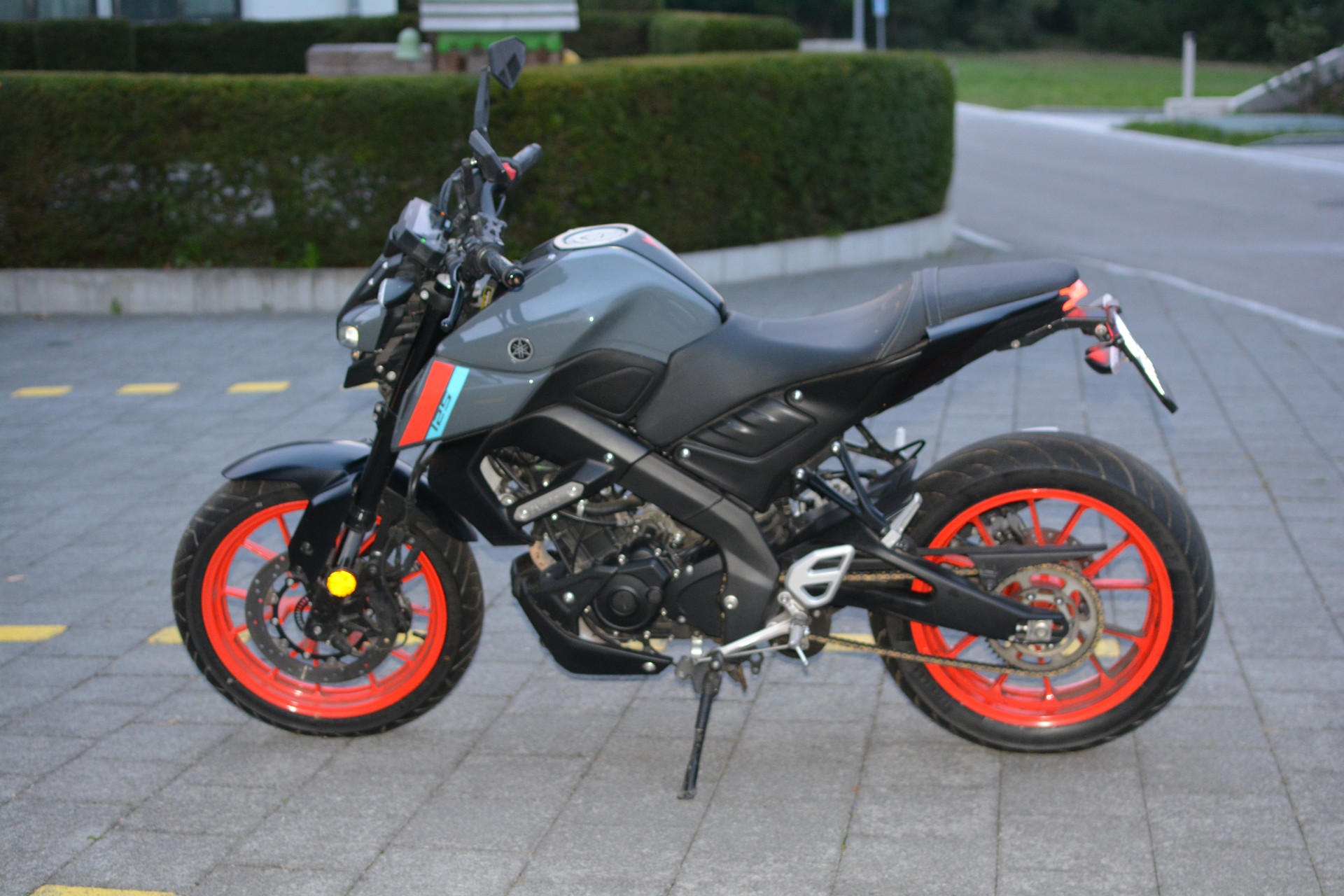 YAMAHA MT-125 ABS-image-1