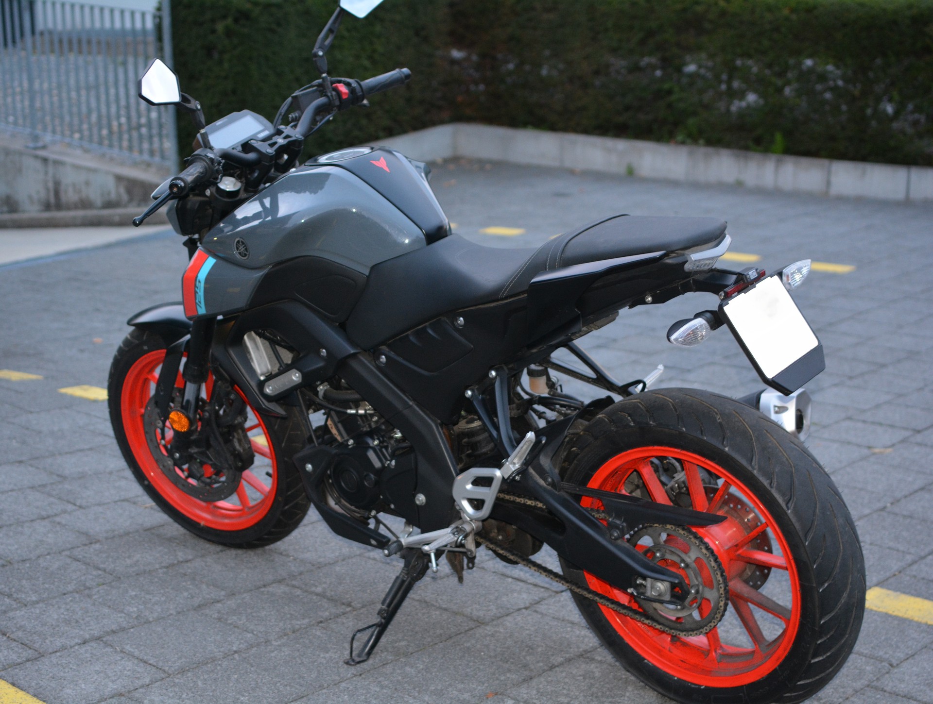YAMAHA MT-125 ABS-image-3
