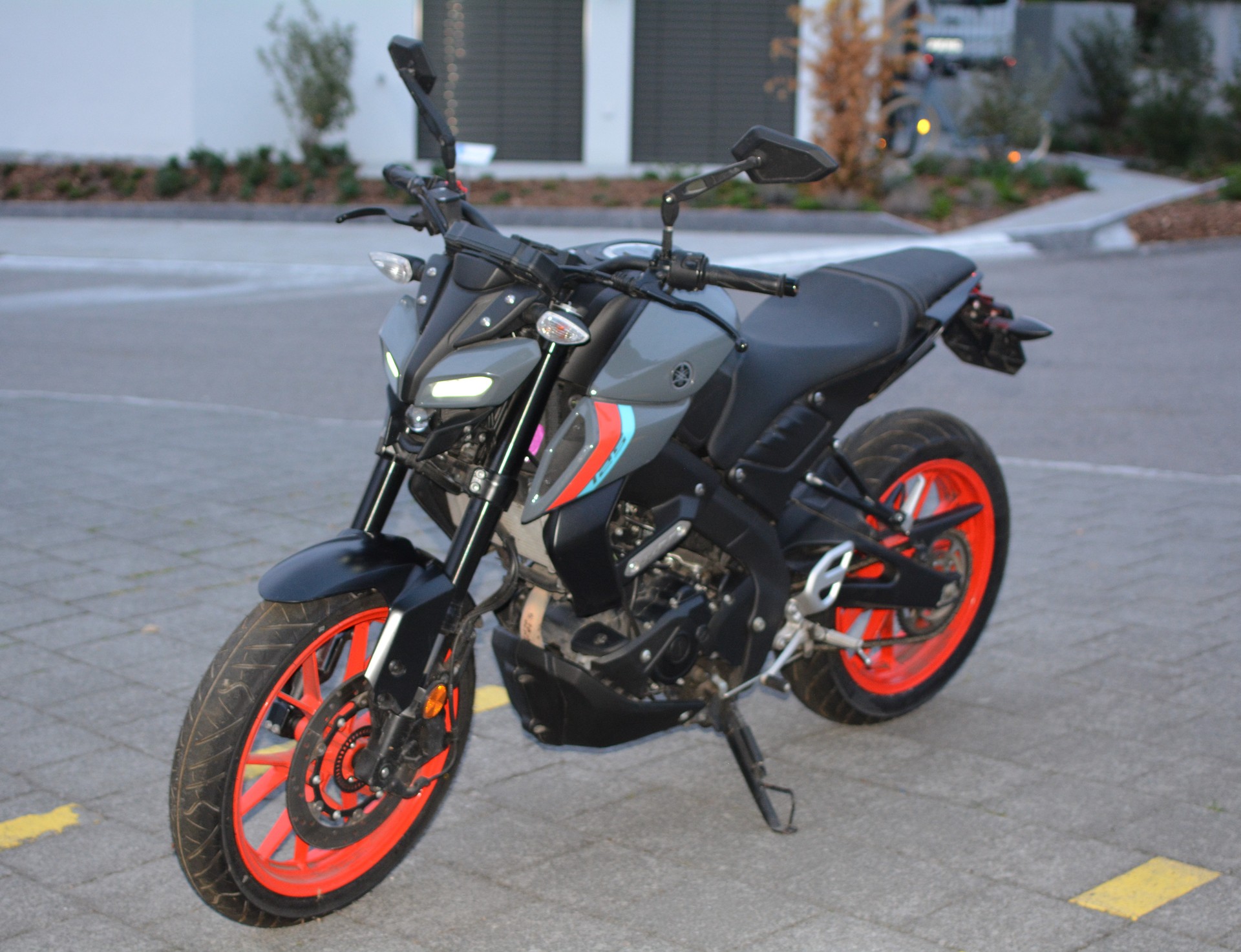 YAMAHA MT-125 ABS-image-4