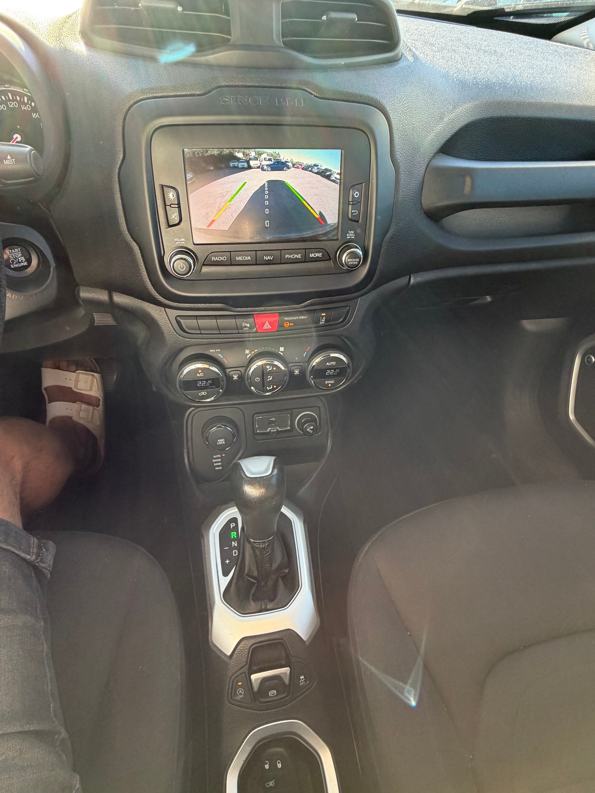 JEEP Renegade 1.4 Turbo Limited AWD-image-9