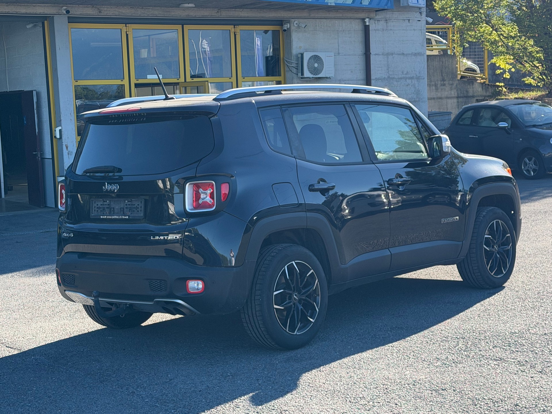 JEEP Renegade 1.4 Turbo Limited AWD-image-4