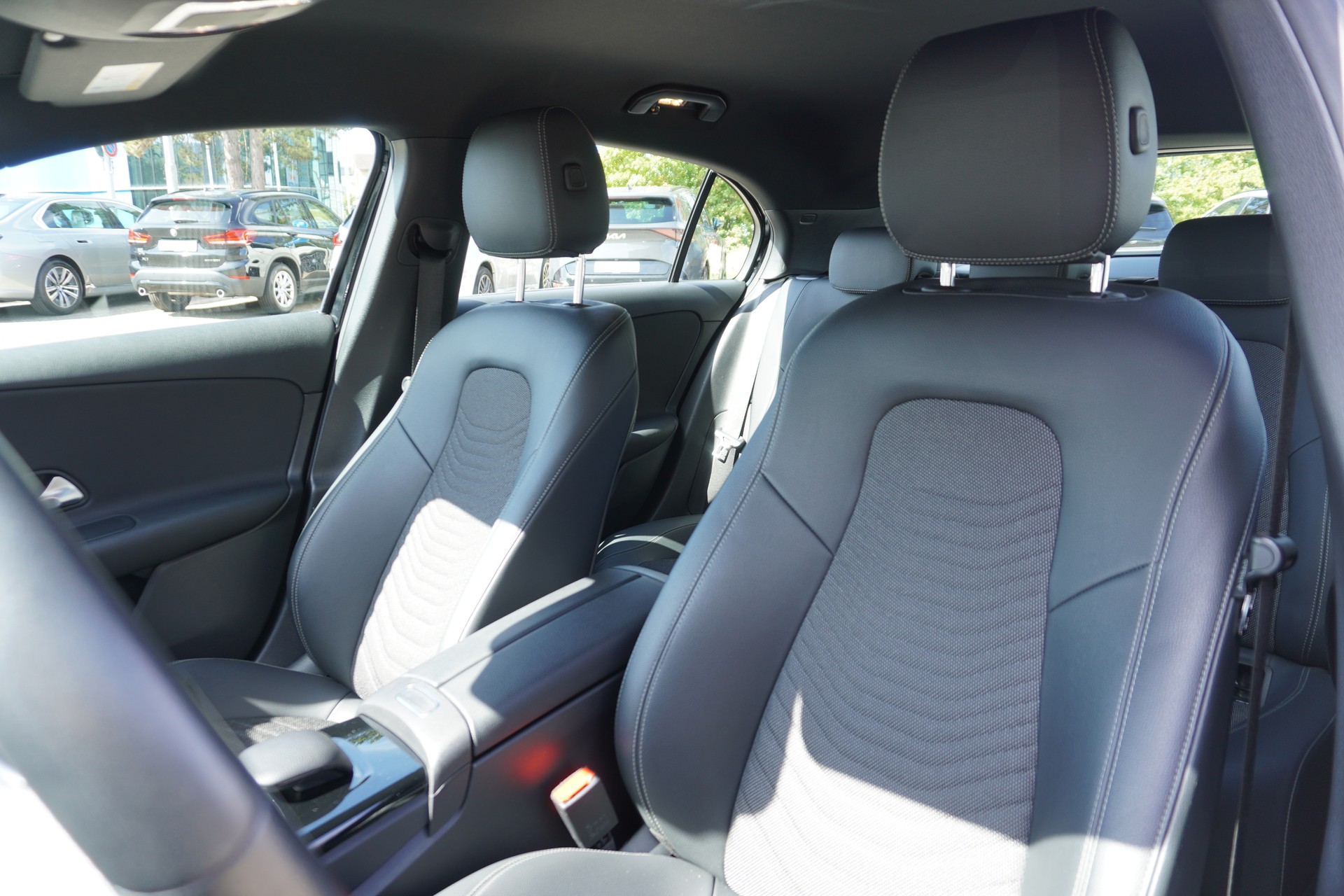 MERCEDES-BENZ A 200 7G-DCT-image-10