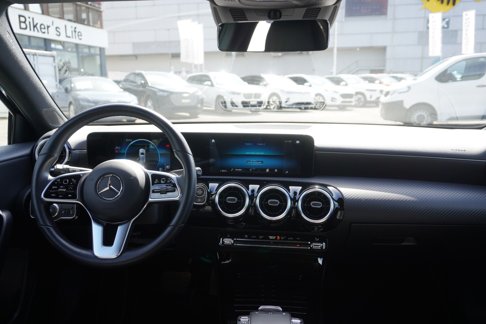 MERCEDES-BENZ A 200 7G-DCT-image-12