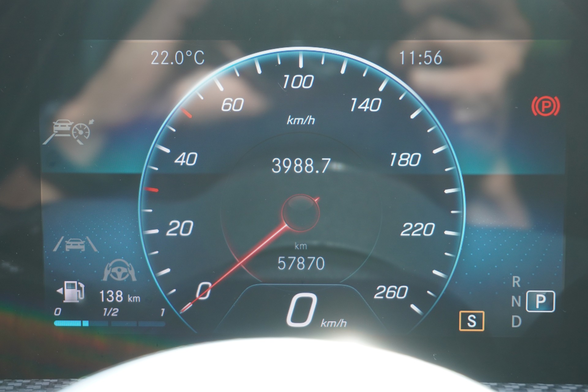 MERCEDES-BENZ A 200 7G-DCT-image-27