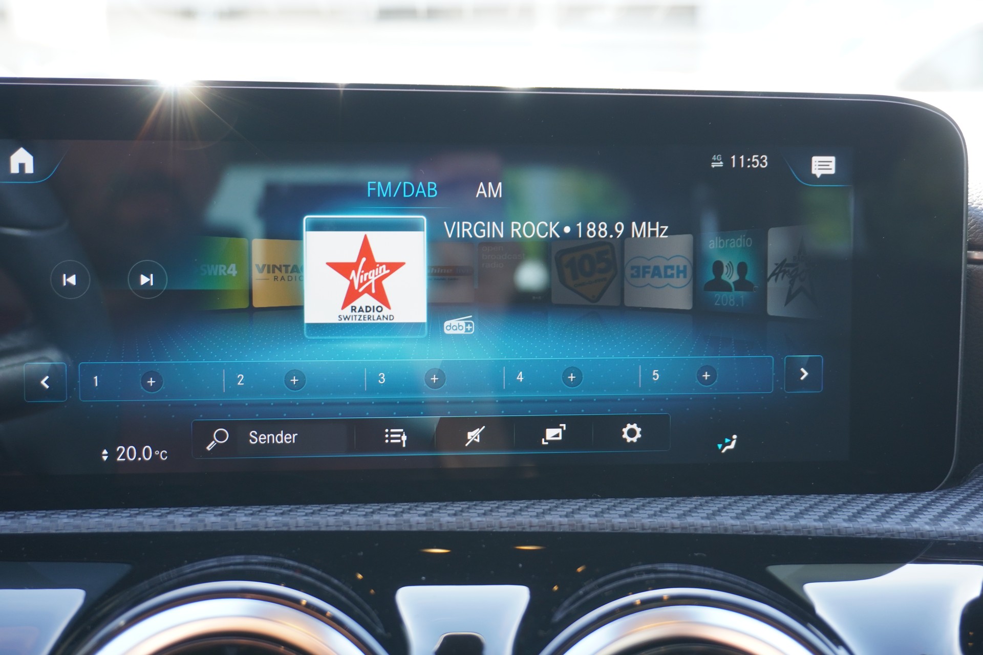 MERCEDES-BENZ A 200 7G-DCT-image-18