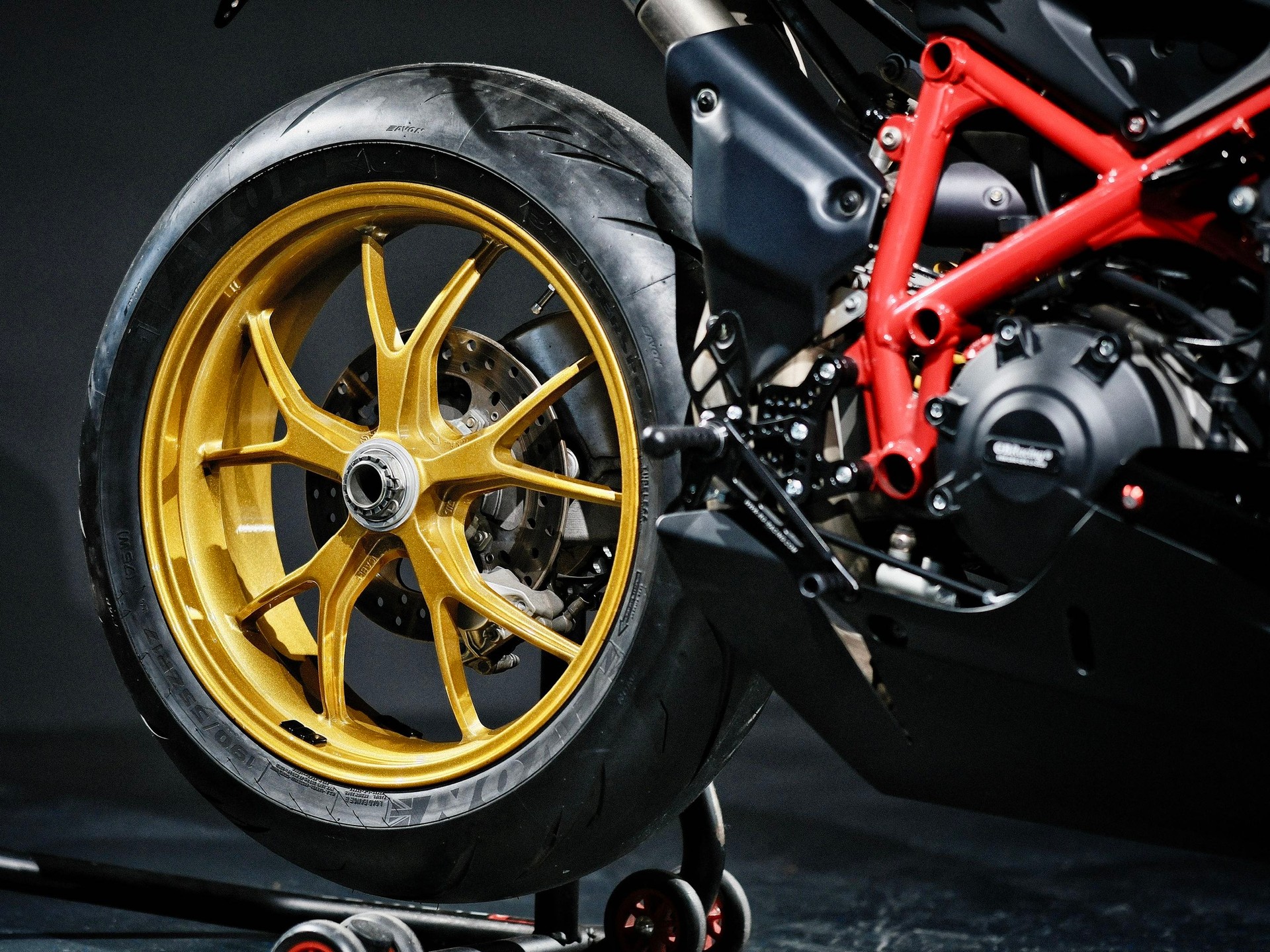 DUCATI 848 Superbike-image-14