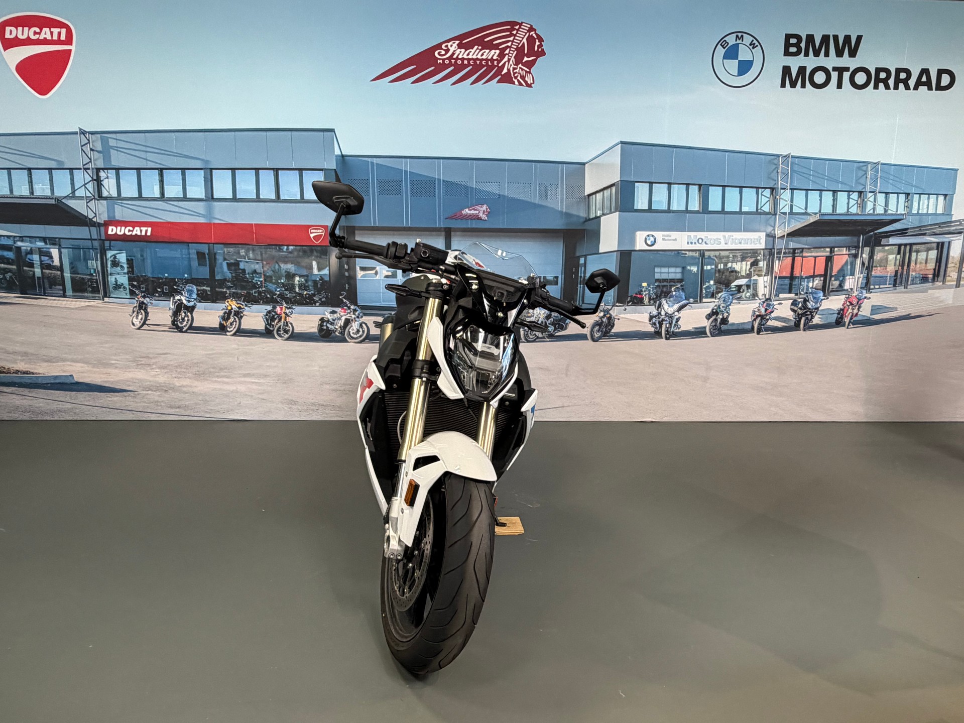 BMW S 1000 R-image-1