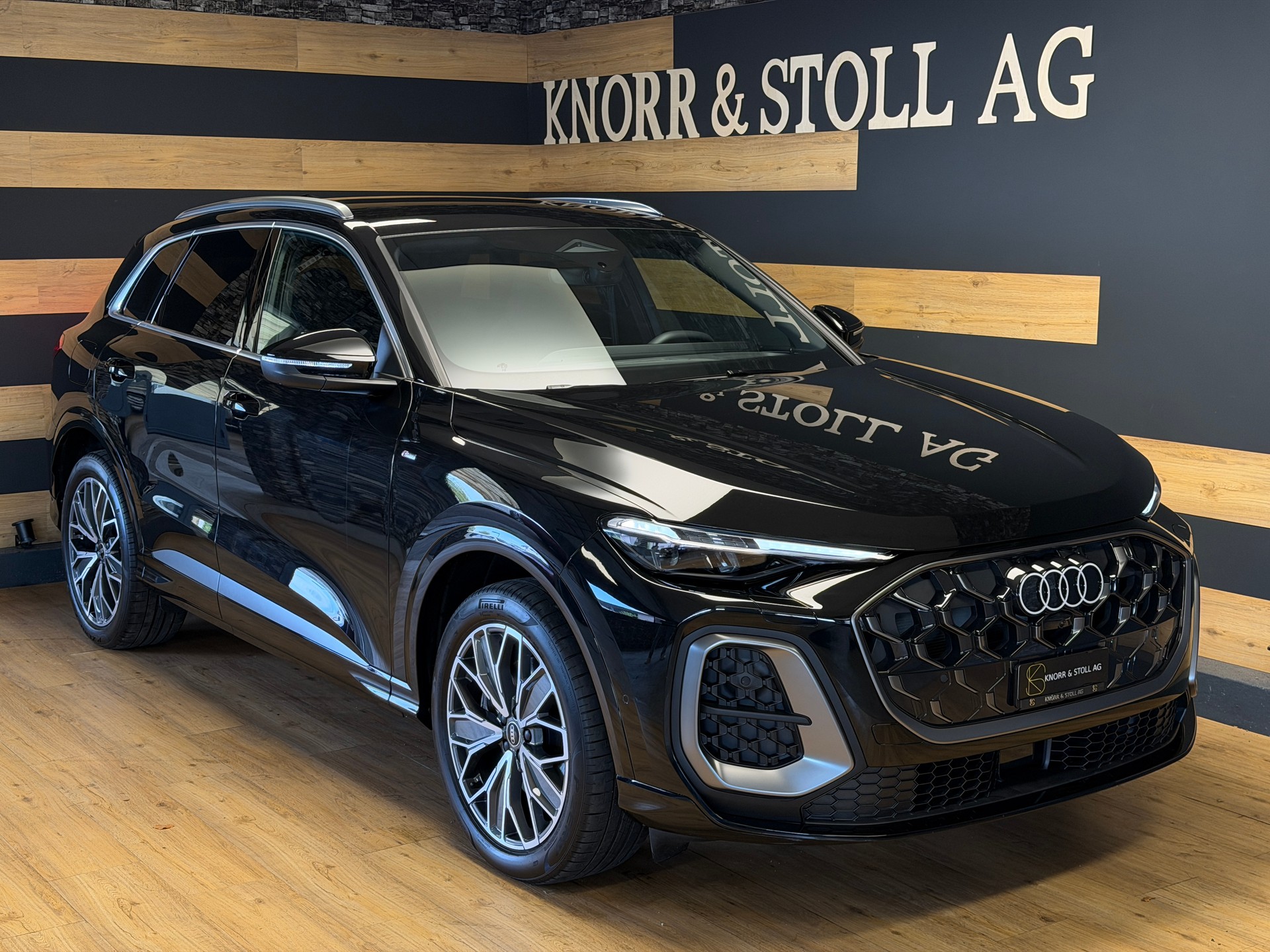 AUDI Q5 Sportback 40 TDI S line quattro S-tronic-showroom-element-3