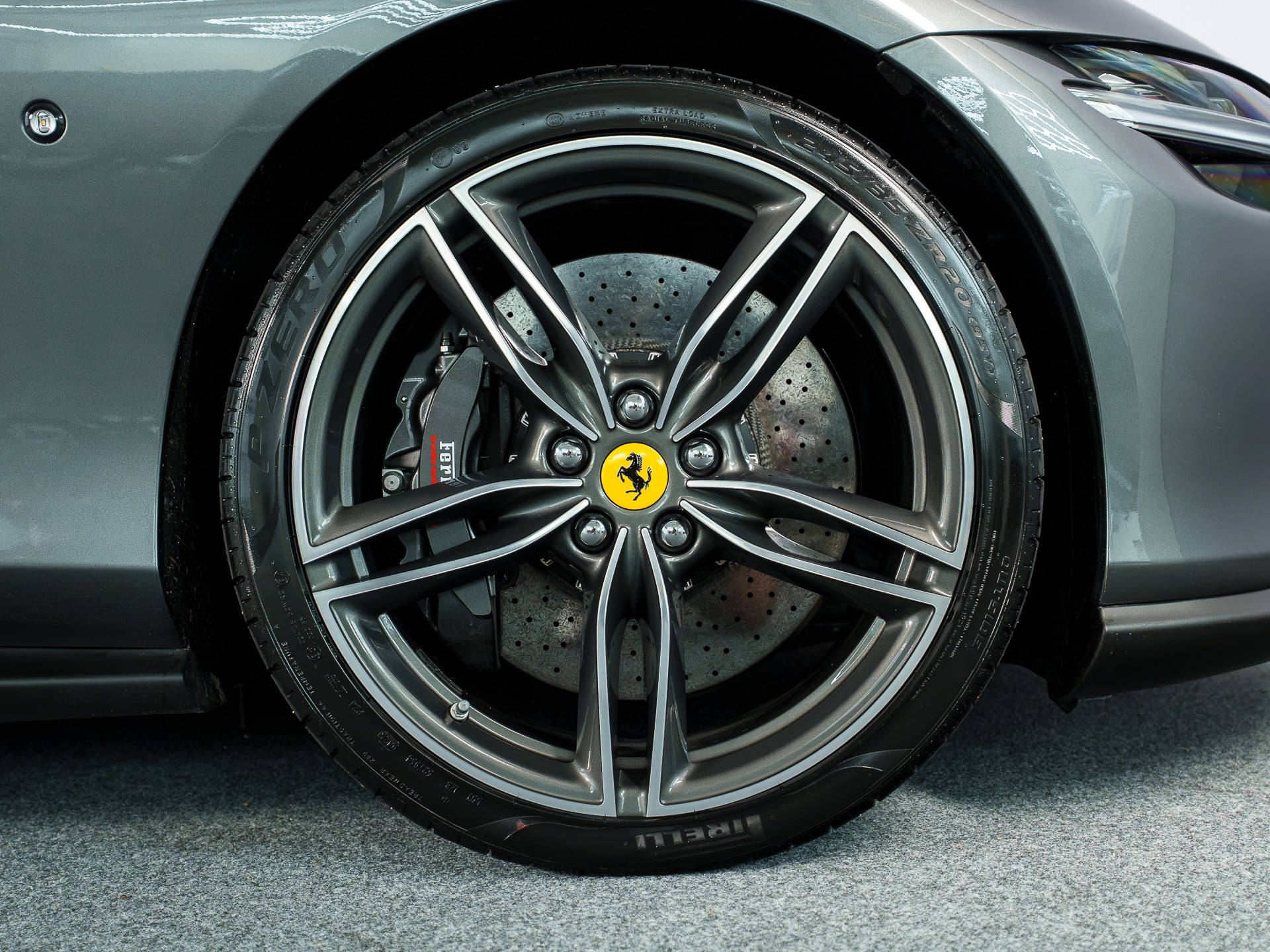 FERRARI Roma 3.9 V8 T Sehr gepflegt edle Konfiguration-image-6