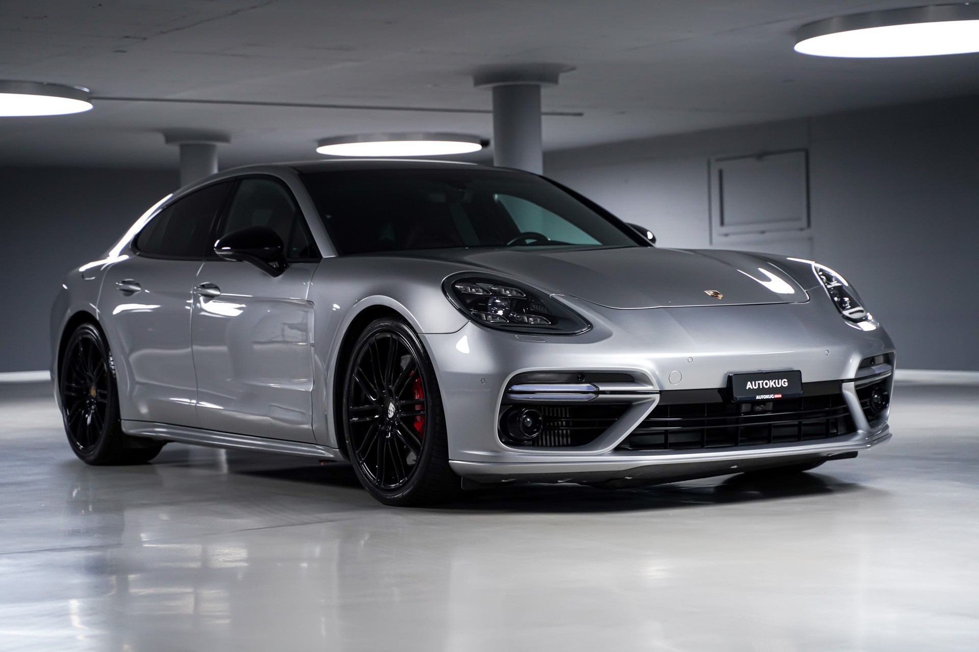 PORSCHE Panamera Turbo PDK-showroom-element-2