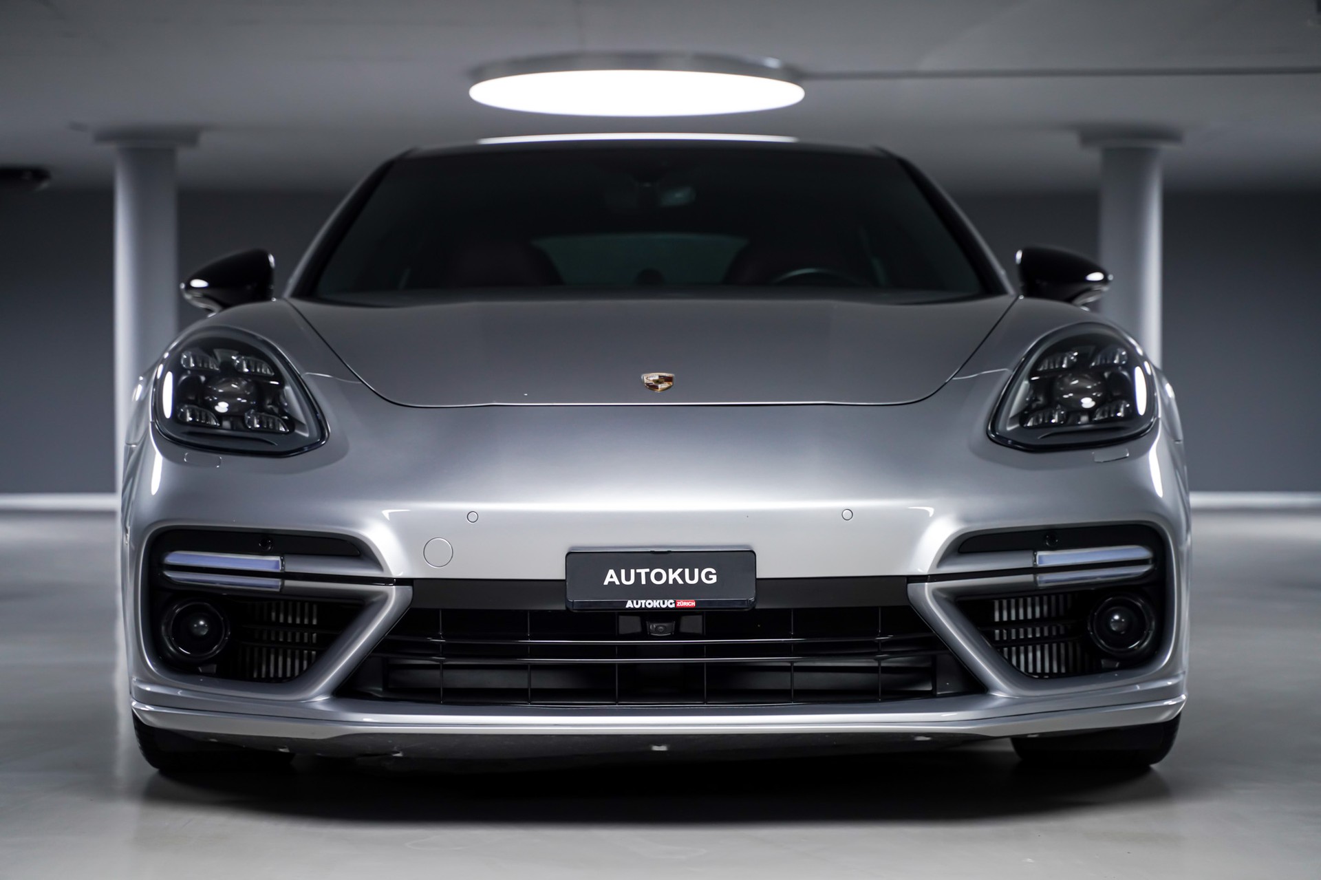 PORSCHE Panamera Turbo PDK-showroom-element-1
