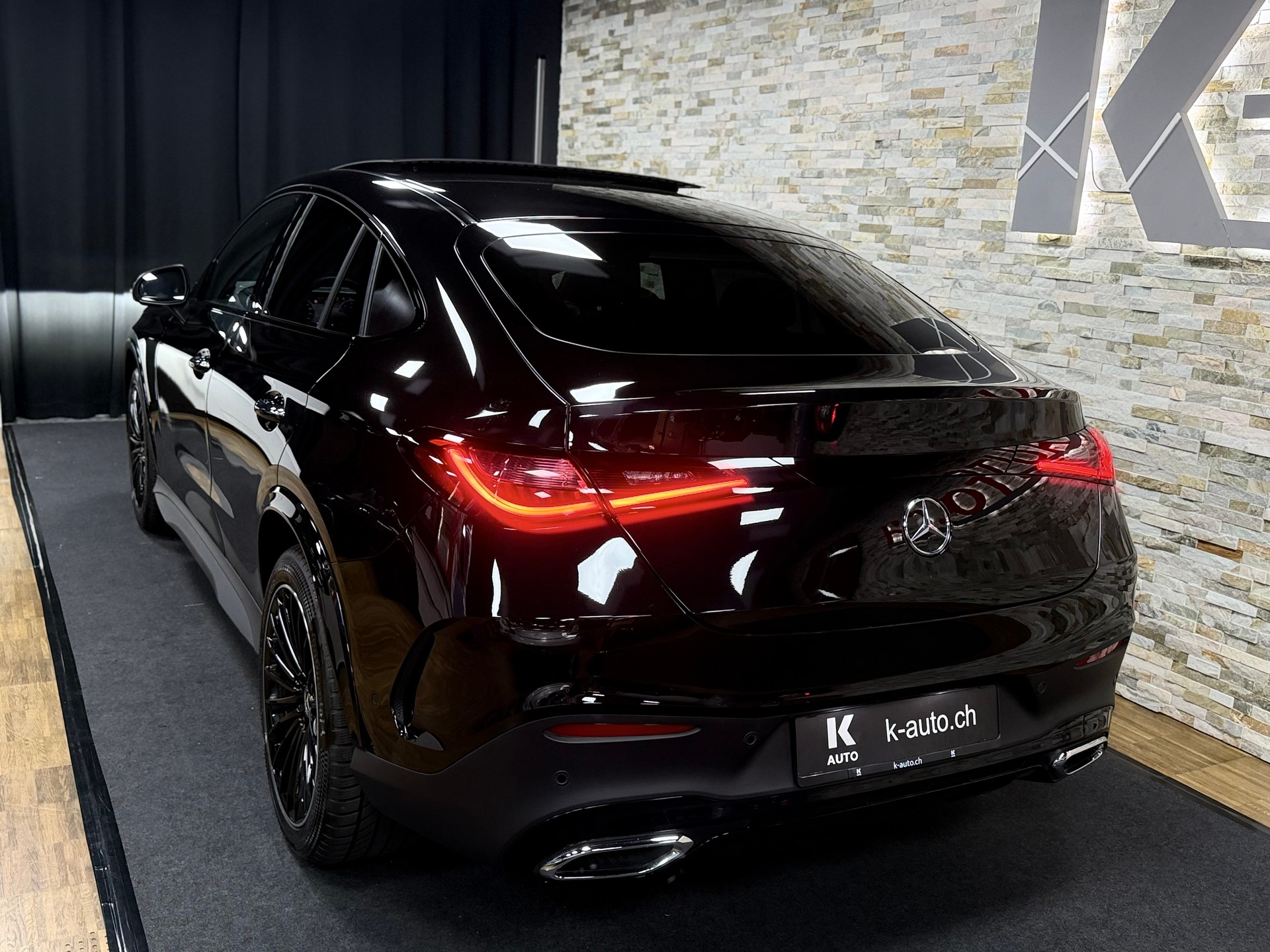 MERCEDES-BENZ GLC Coupé 220 d AMG-Line 4Matic 9G-Tronic-showroom-element-2