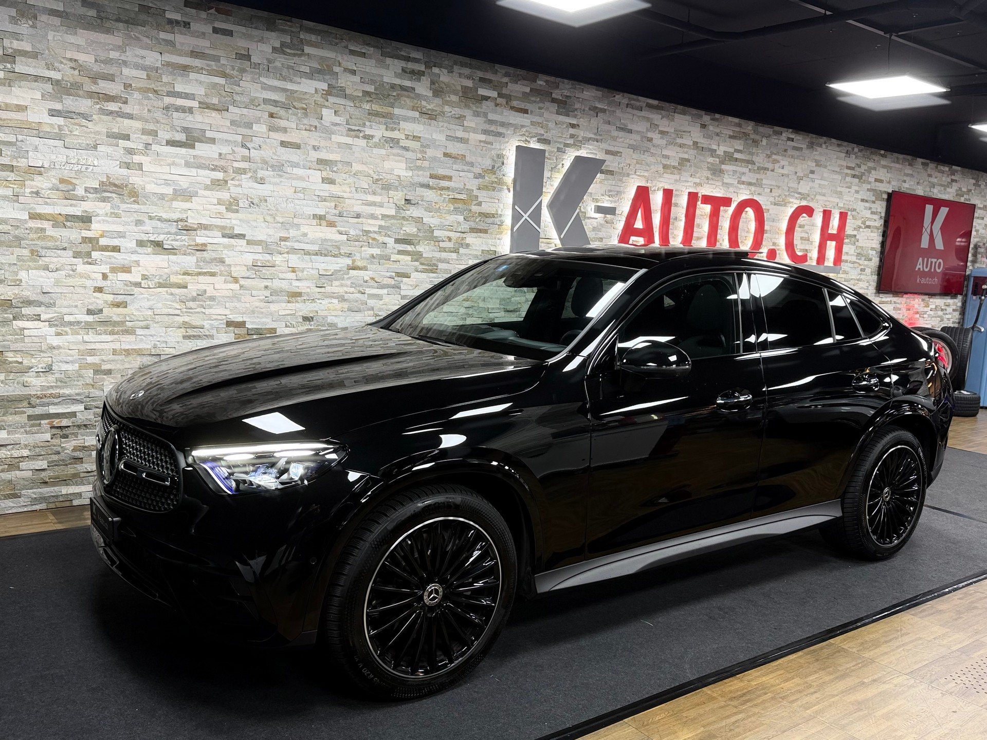 MERCEDES-BENZ GLC Coupé 220 d AMG-Line 4Matic 9G-Tronic-showroom-element-1