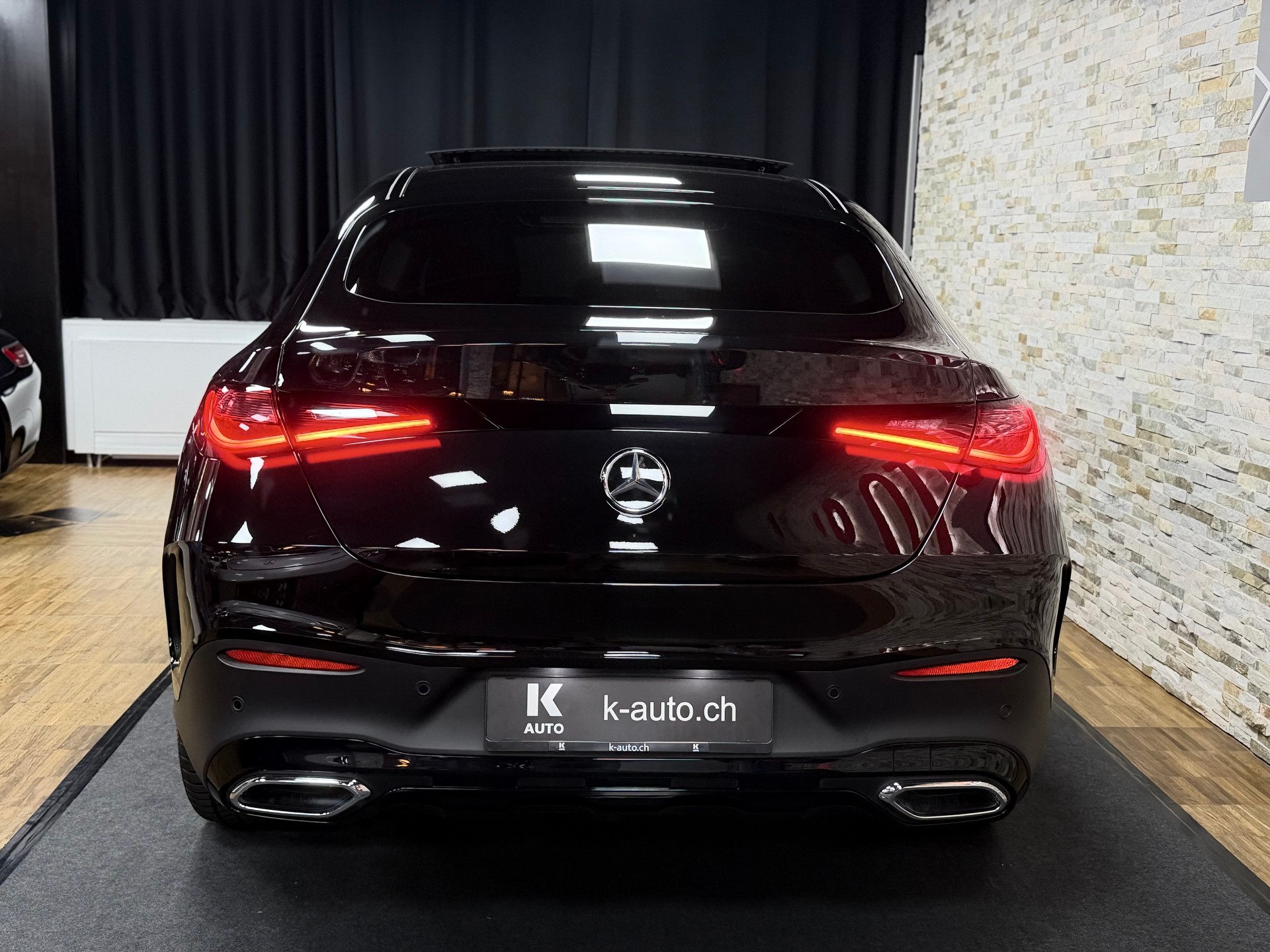 MERCEDES-BENZ GLC Coupé 220 d AMG-Line 4Matic 9G-Tronic-showroom-element-3