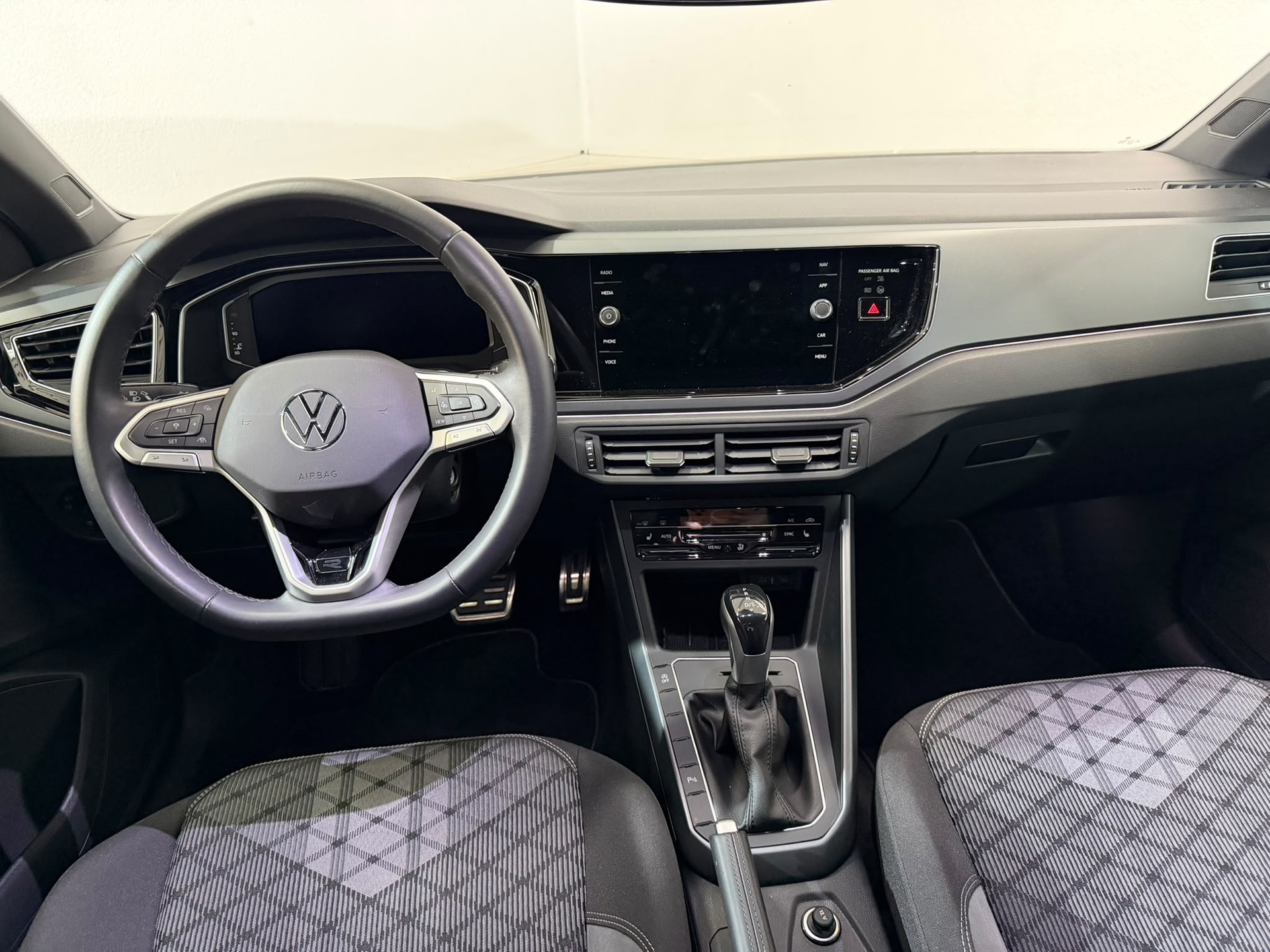VW Taigo 1.5 TSI R-Line DSG-image-8