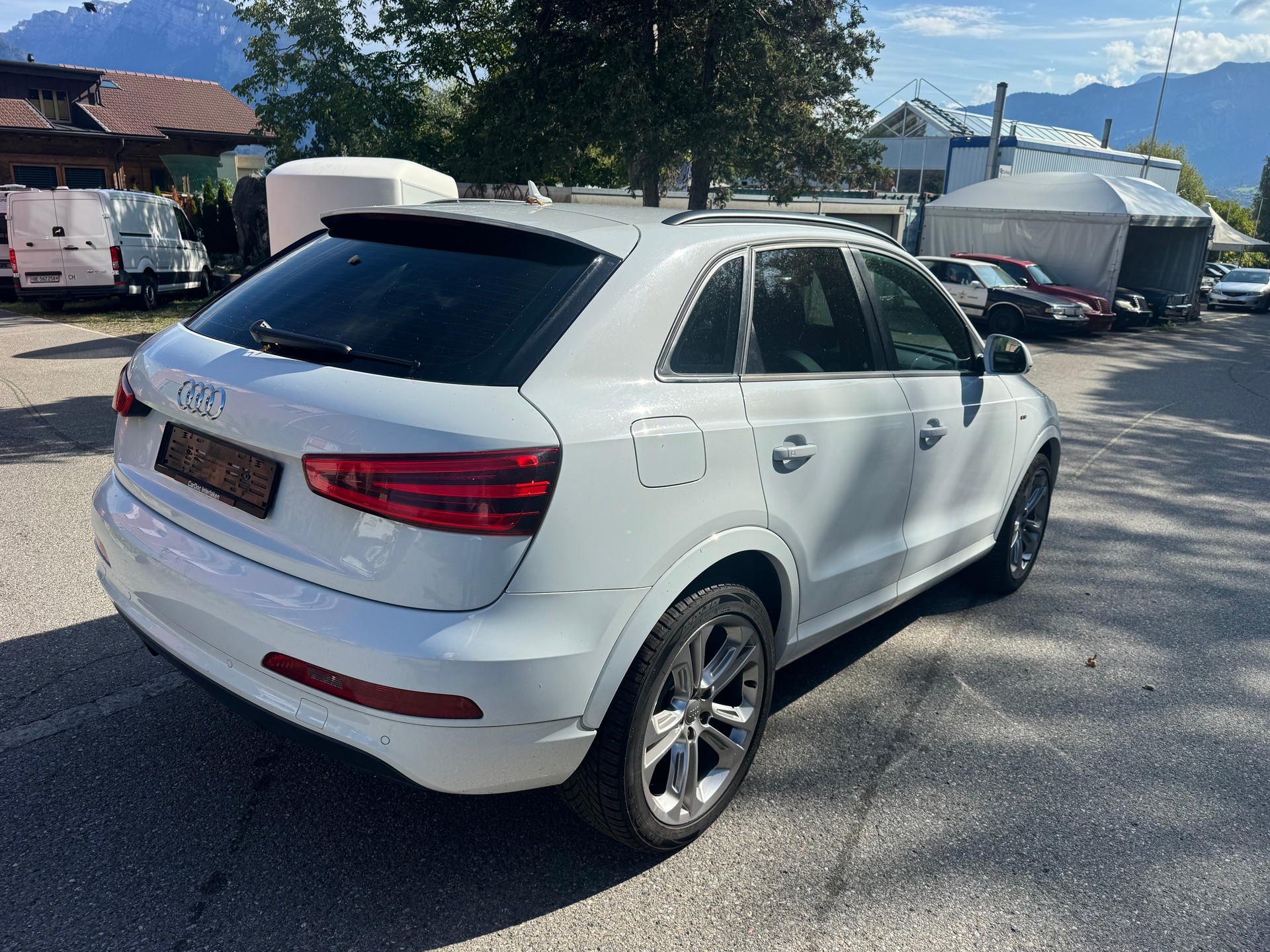 AUDI Q3 2.0 TFSI quattro-image-2