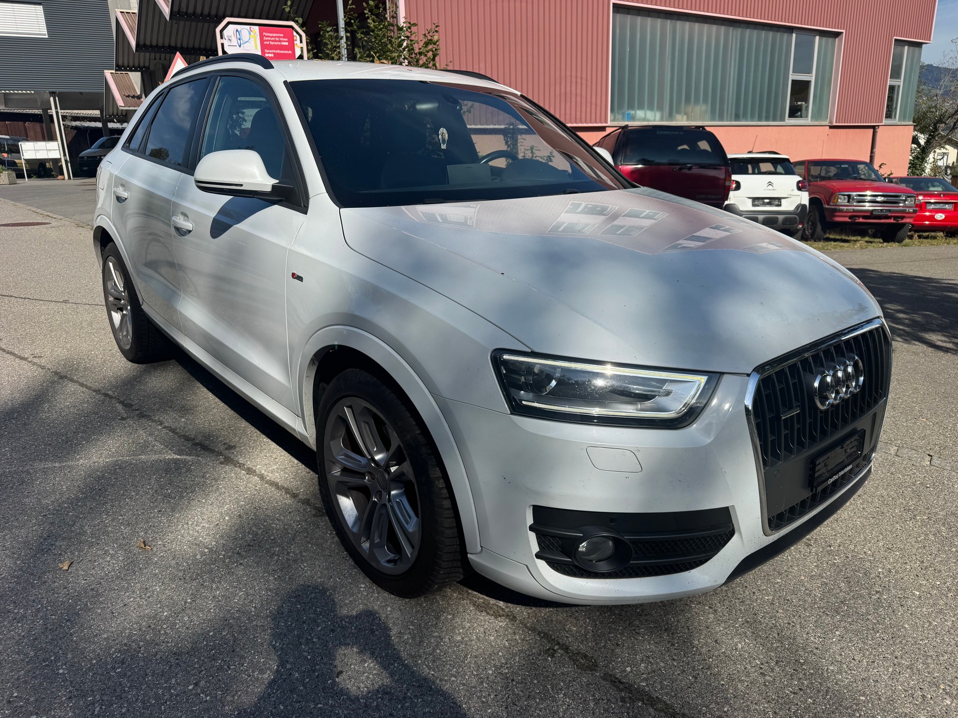 AUDI Q3 2.0 TFSI quattro-image-1