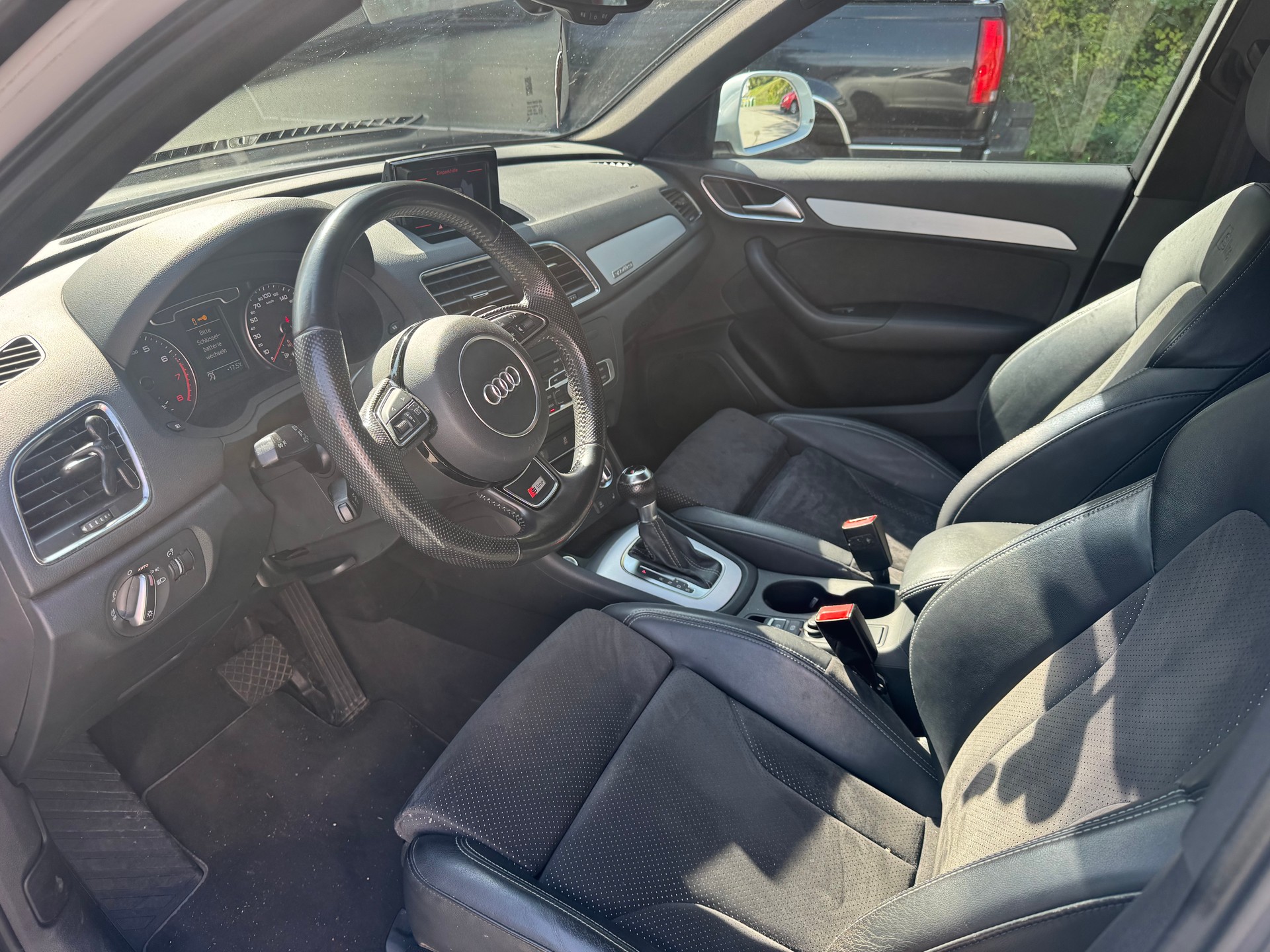 AUDI Q3 2.0 TFSI quattro-image-6