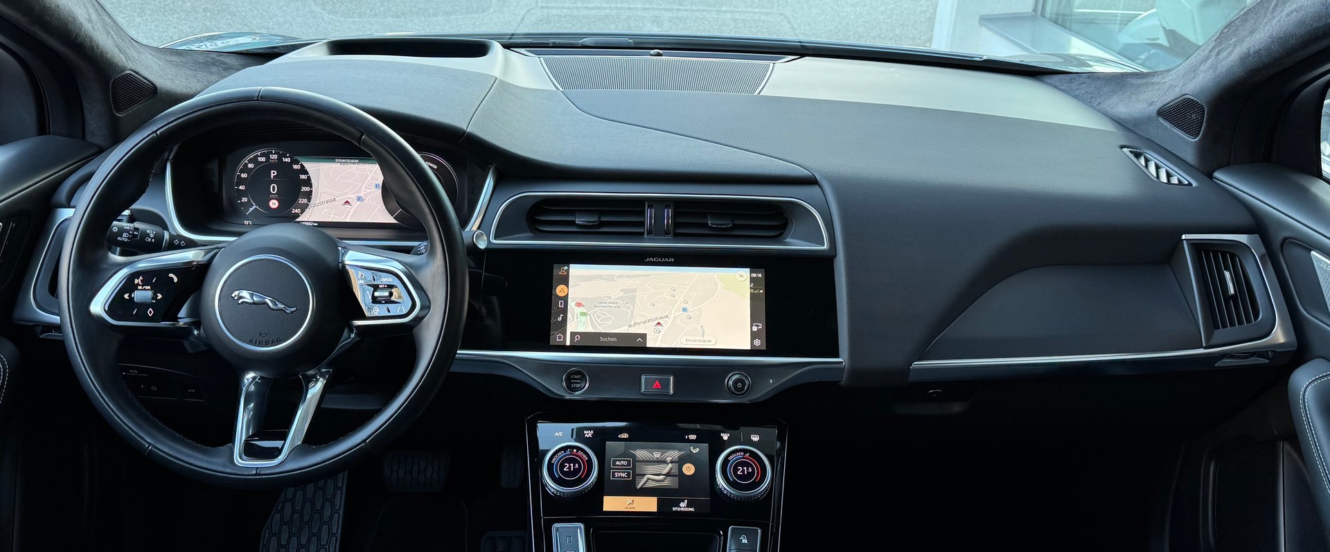 JAGUAR I-Pace EV400 90kW/h R-Dynamic HSE-image-12