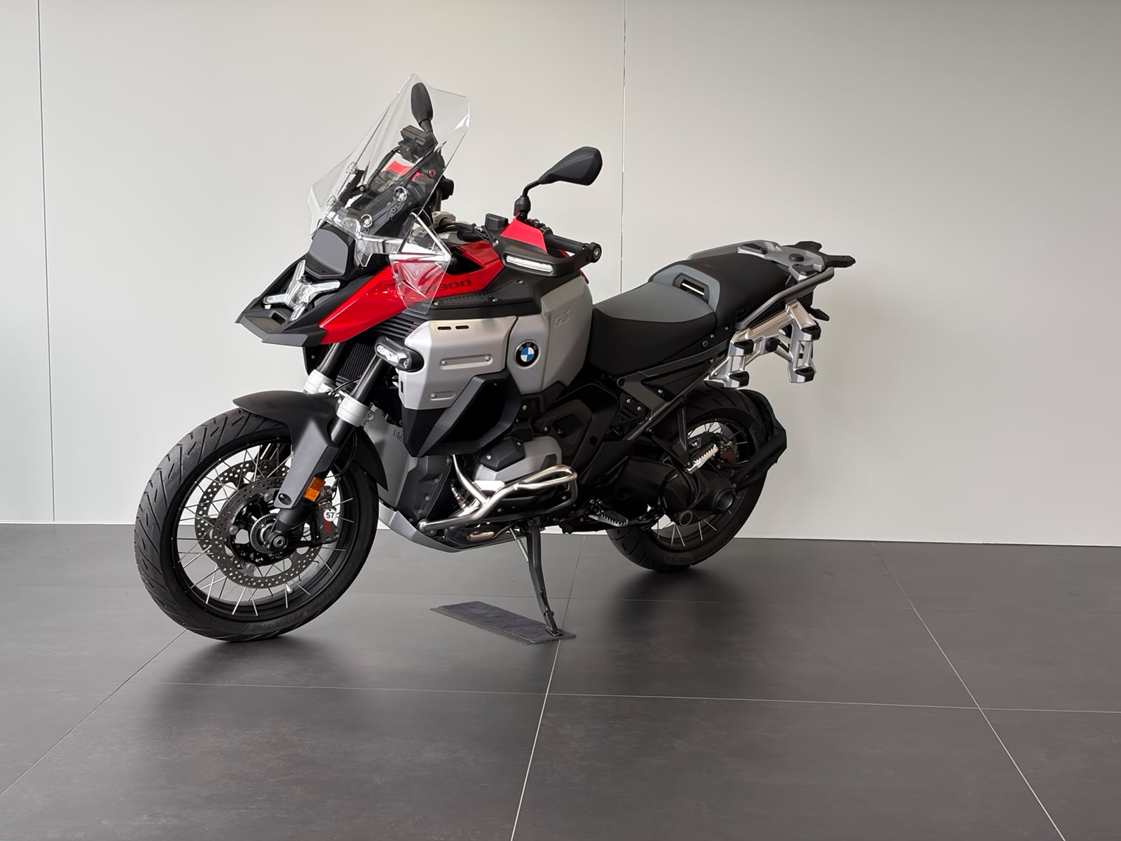 BMW R 1300 GS Adventure - mit 0.9%-Leasing ab 240-/Monat möglich*-showroom-element-3