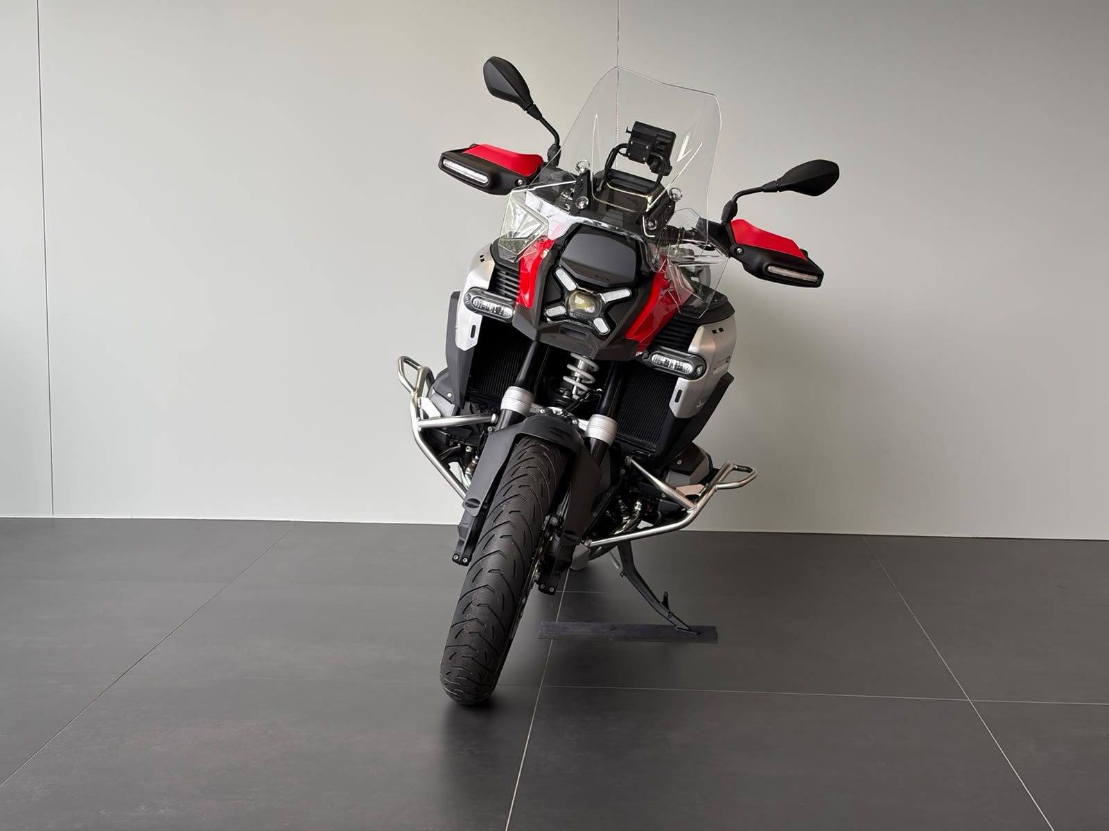 BMW R 1300 GS Adventure - mit 0.9%-Leasing ab 240-/Monat möglich*-showroom-element-2