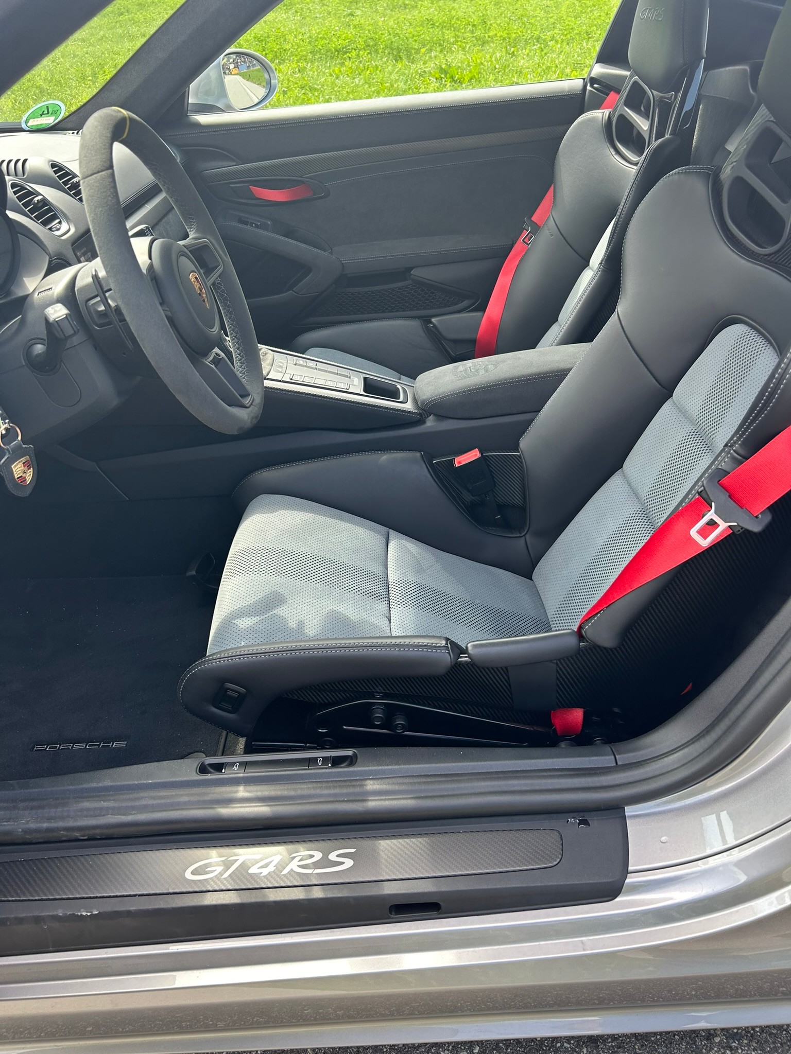 PORSCHE 718 Cayman GT4 RS PDK-image-11