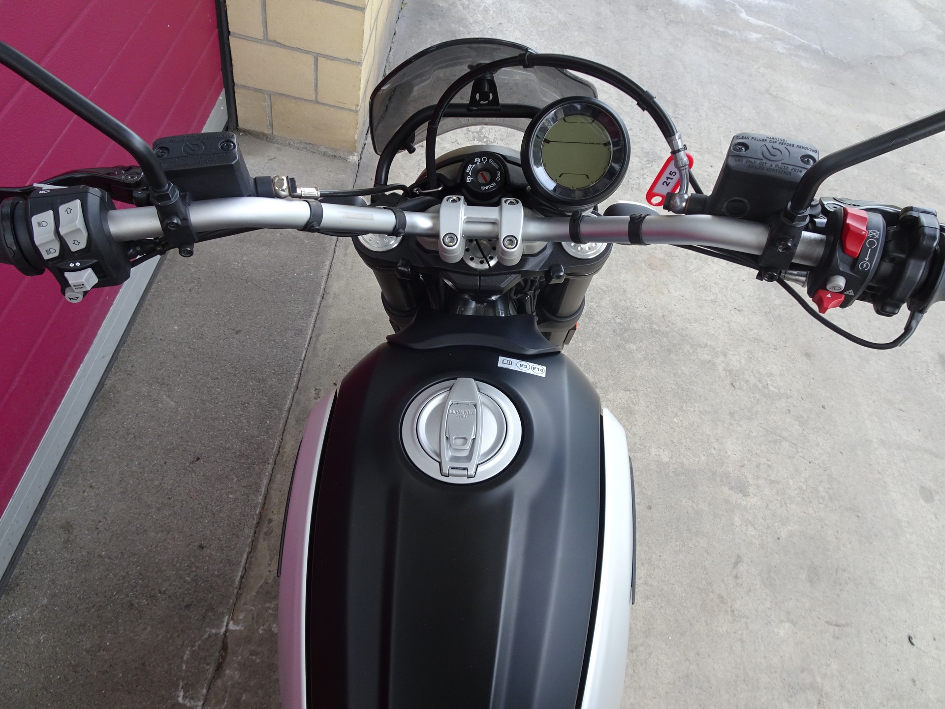 DUCATI Scrambler 803 Icon Dark-image-5