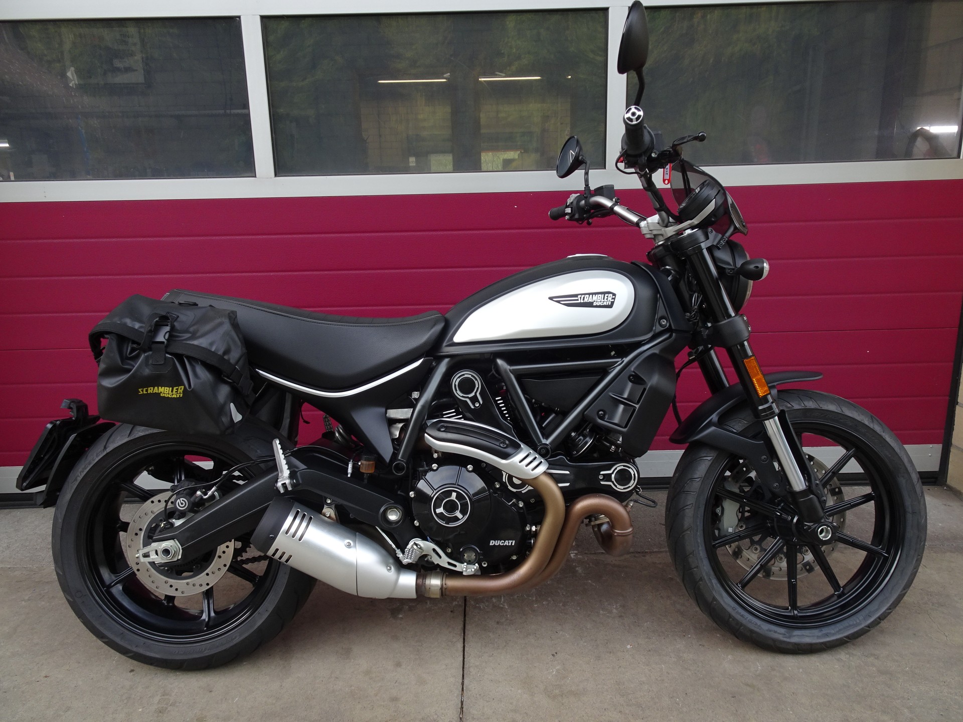 DUCATI Scrambler 803 Icon Dark-image-0