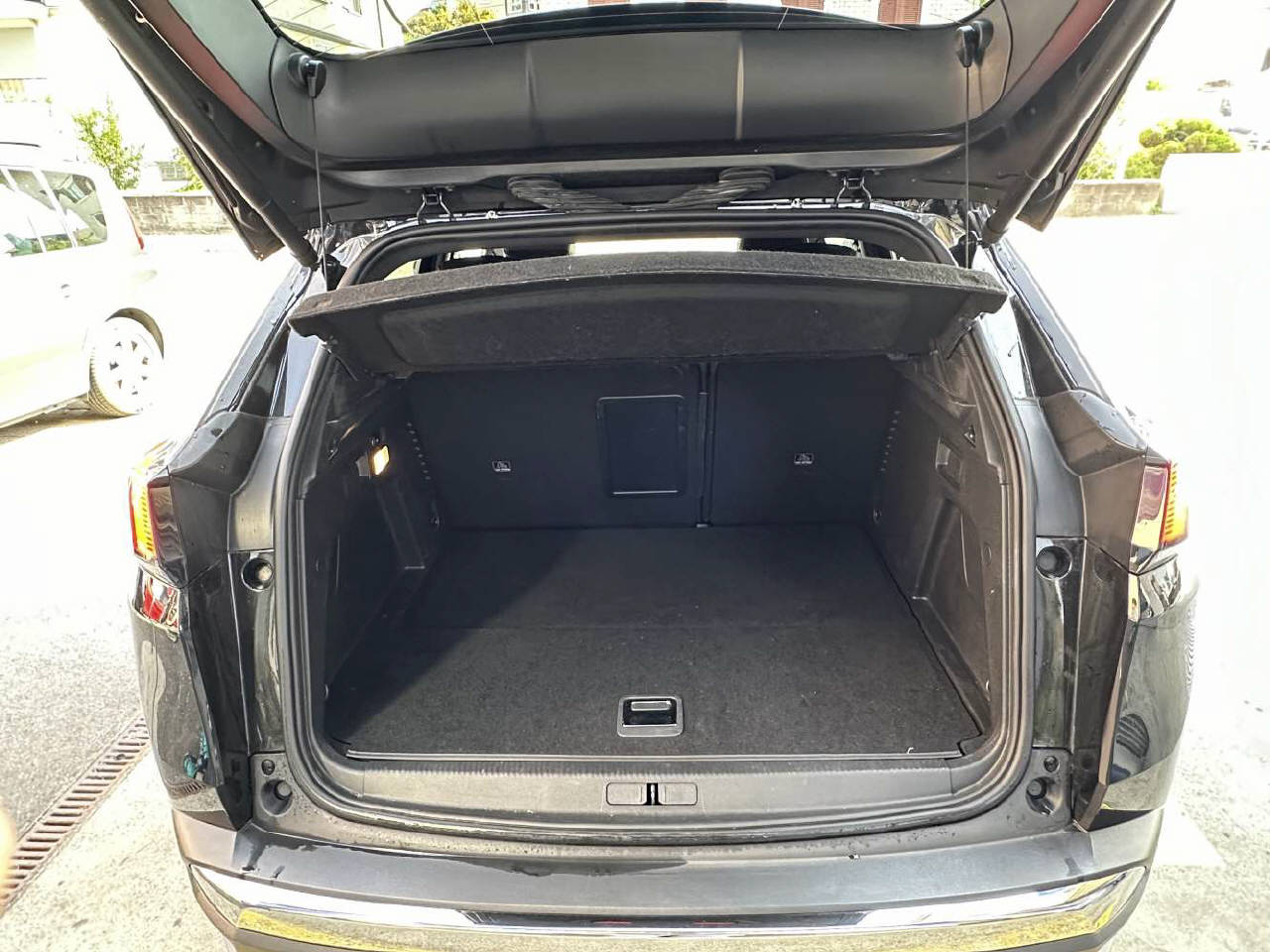 PEUGEOT 3008 1.6 Plug-in Hybrid GT-image-6