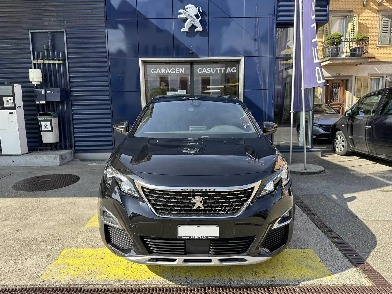 PEUGEOT 3008 1.6 Plug-in Hybrid GT-showroom-element-1