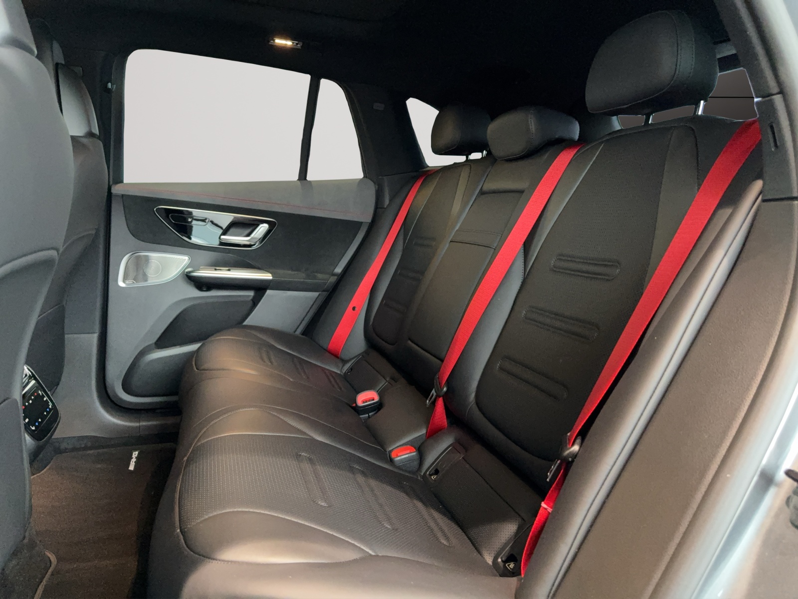MERCEDES-BENZ EQE SUV AMG 43 4 Matic-image-12