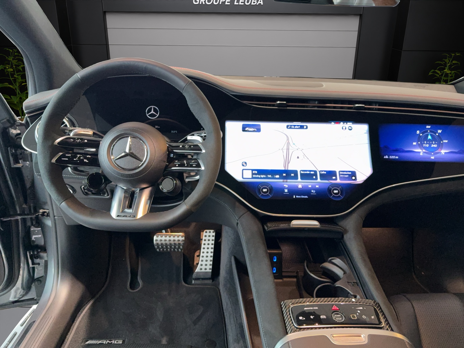 MERCEDES-BENZ EQE SUV AMG 43 4 Matic-image-8