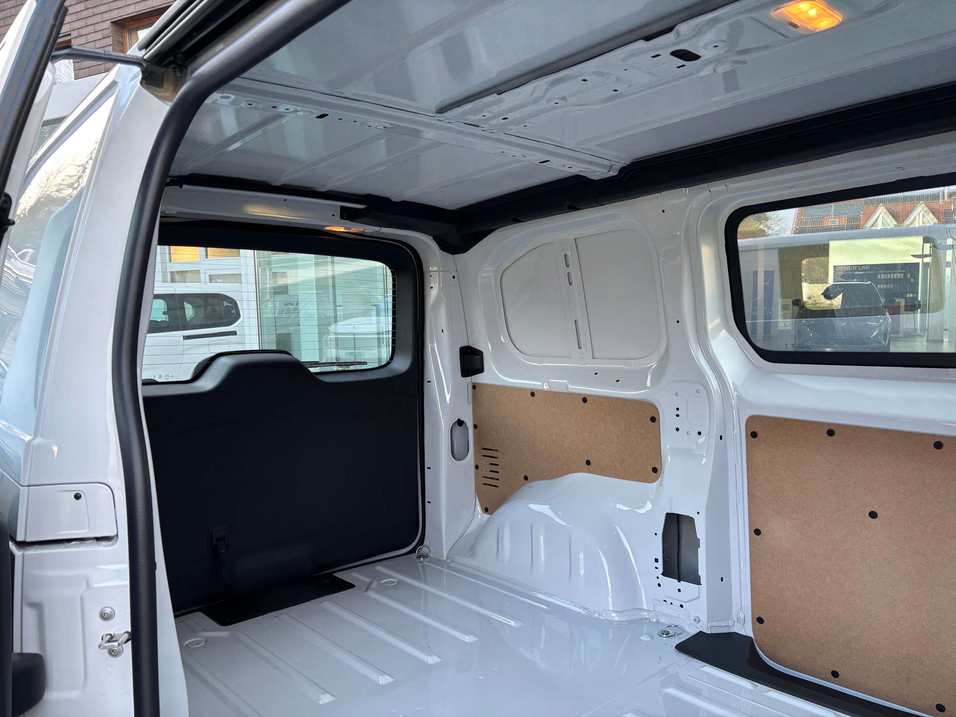 PEUGEOT Expert NEW BHDi 145 S&S Standard EAT8-image-6