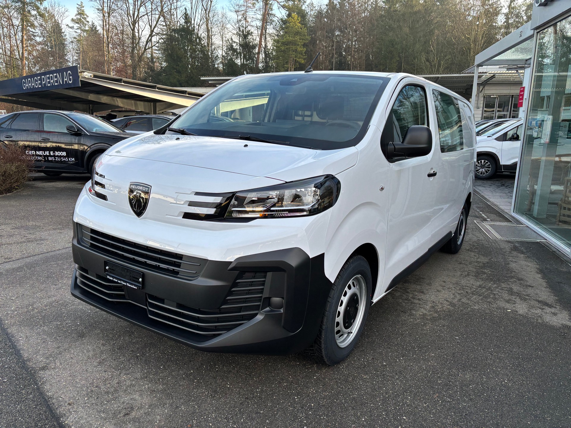 PEUGEOT Expert NEW BHDi 145 S&S Standard EAT8-image-1