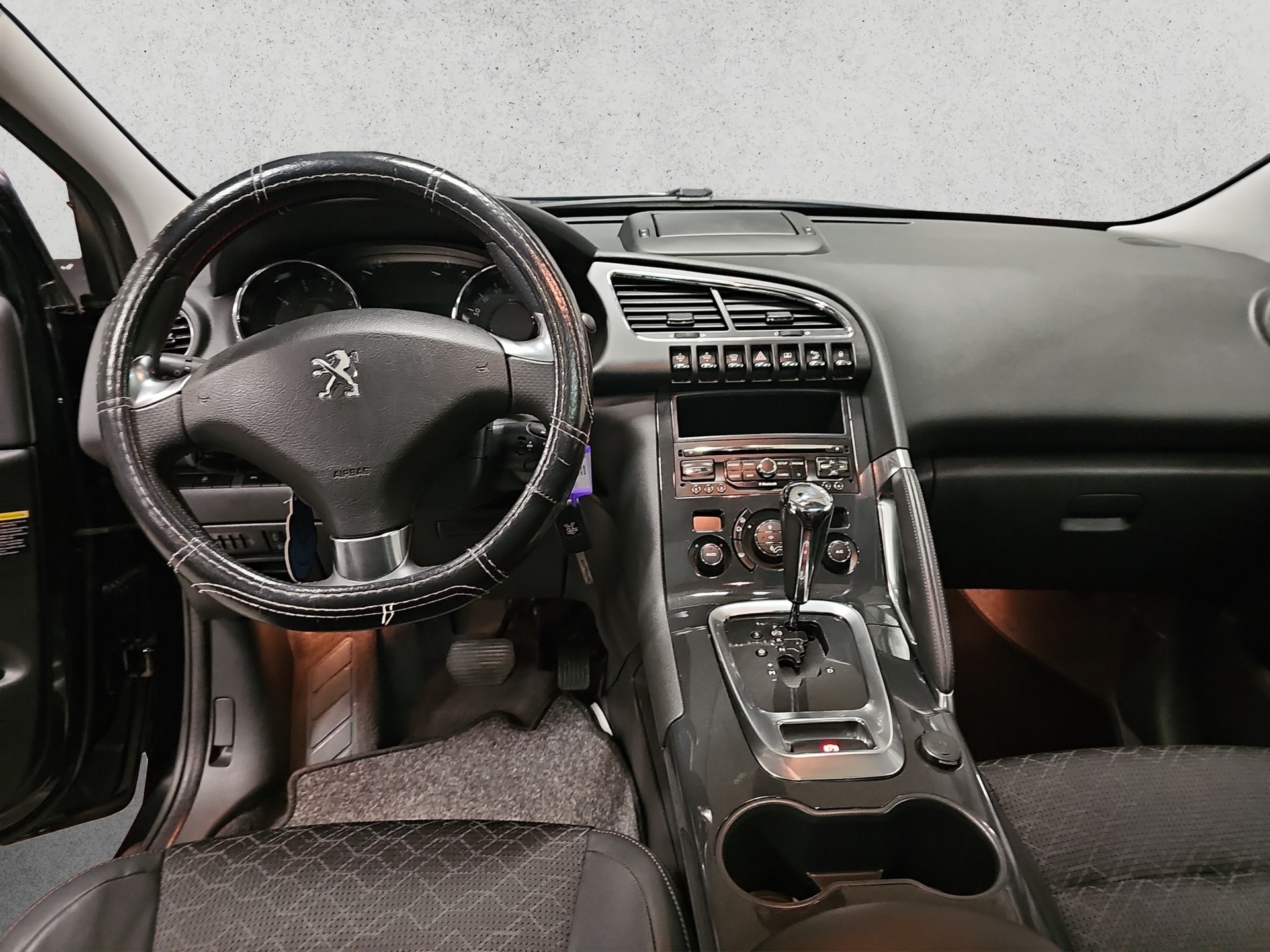 PEUGEOT 3008 1.6 16V T Allure Tiptronic-image-1