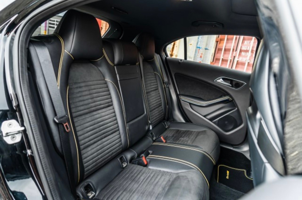MERCEDES-BENZ A 45 AMG Yellow Night Edition 4Matic 7G-DCT-image-12
