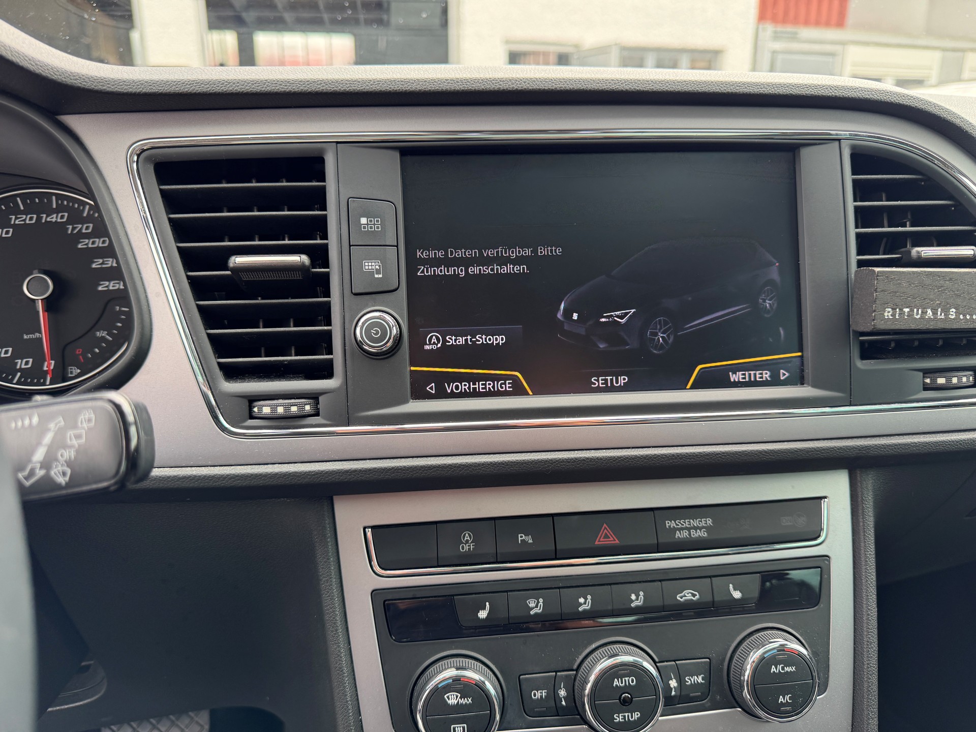 SEAT Leon 1.8 TSI Xcellence DSG-image-4