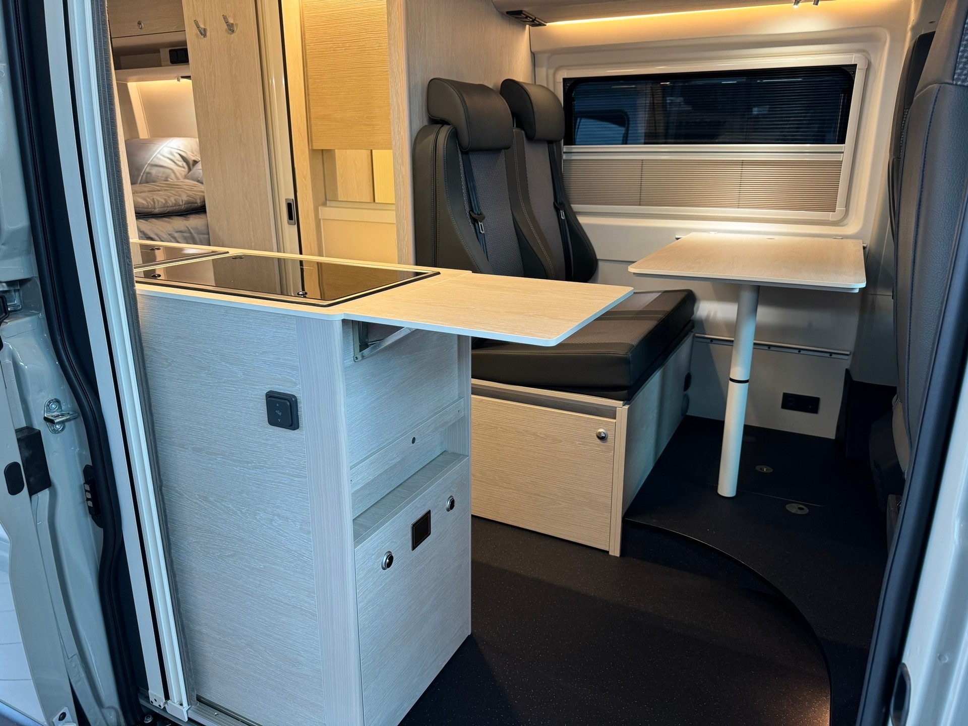 TOURNE MOBIL 6.0 - 180 PS Cruise / Heavy / Automat-image-15