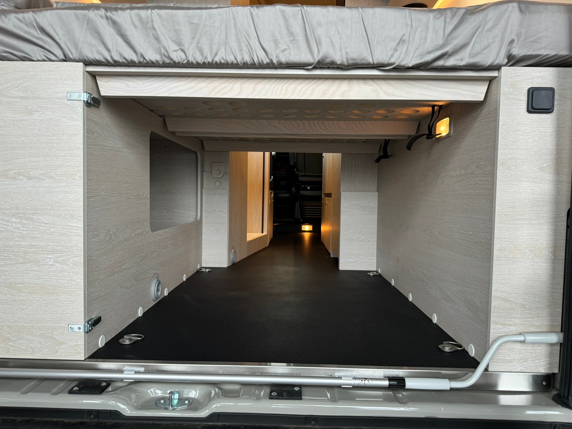 TOURNE MOBIL 6.0 - 180 PS Cruise / Heavy / Automat-image-8