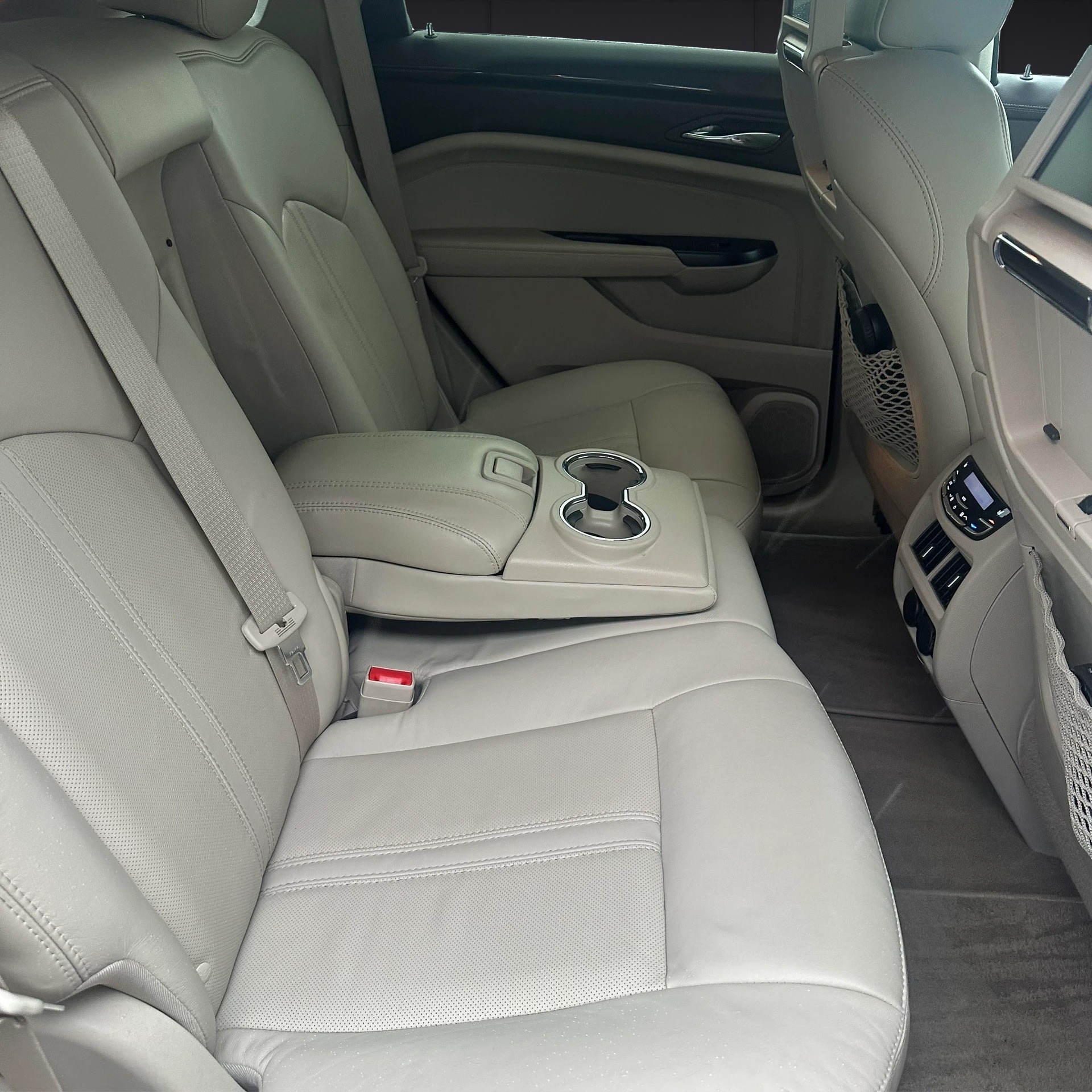CADILLAC SRX 3.6 V6 Premium 4WD Automatic-image-24