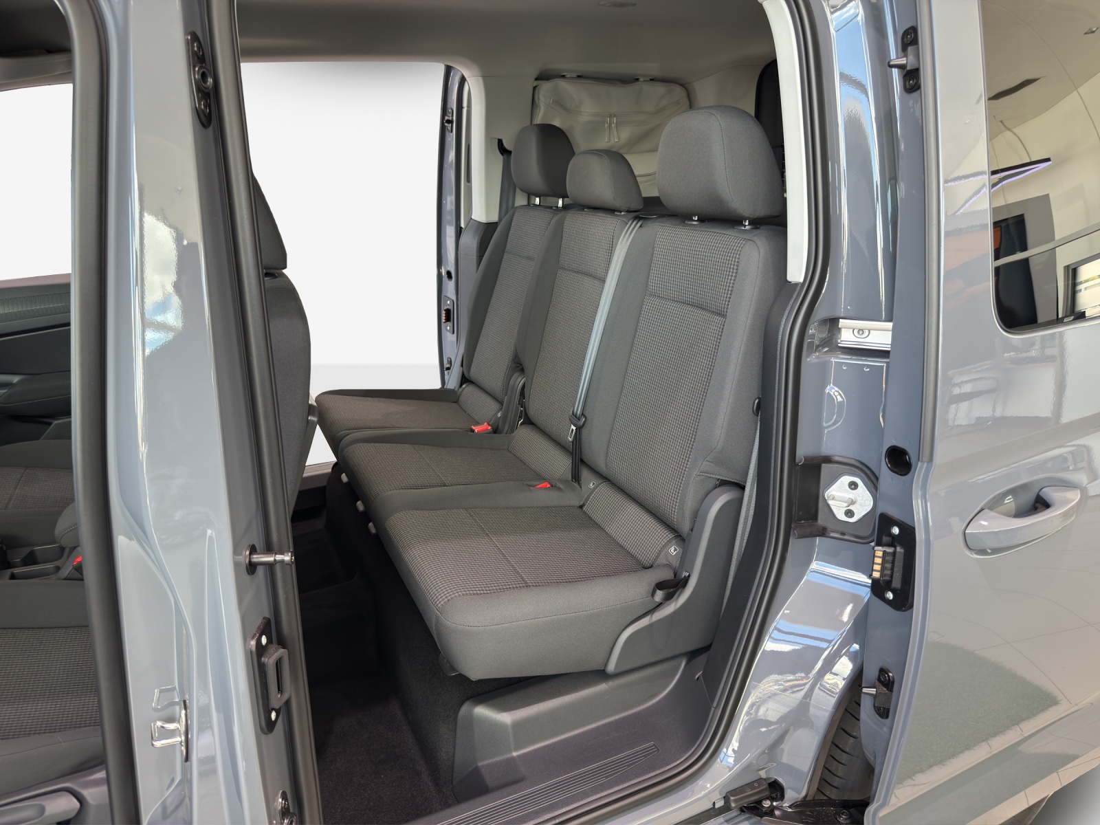 VW Caddy 2.0 TDI 4Motion California-image-11