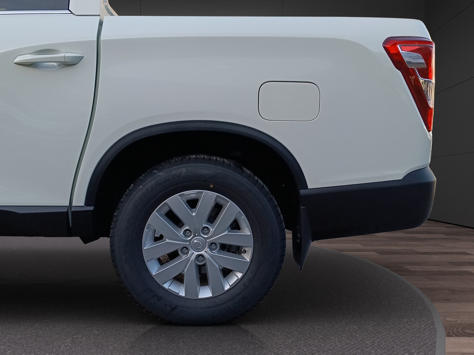 KGM-SsangYong Musso 2.2 Platinum 4WD A-image-6