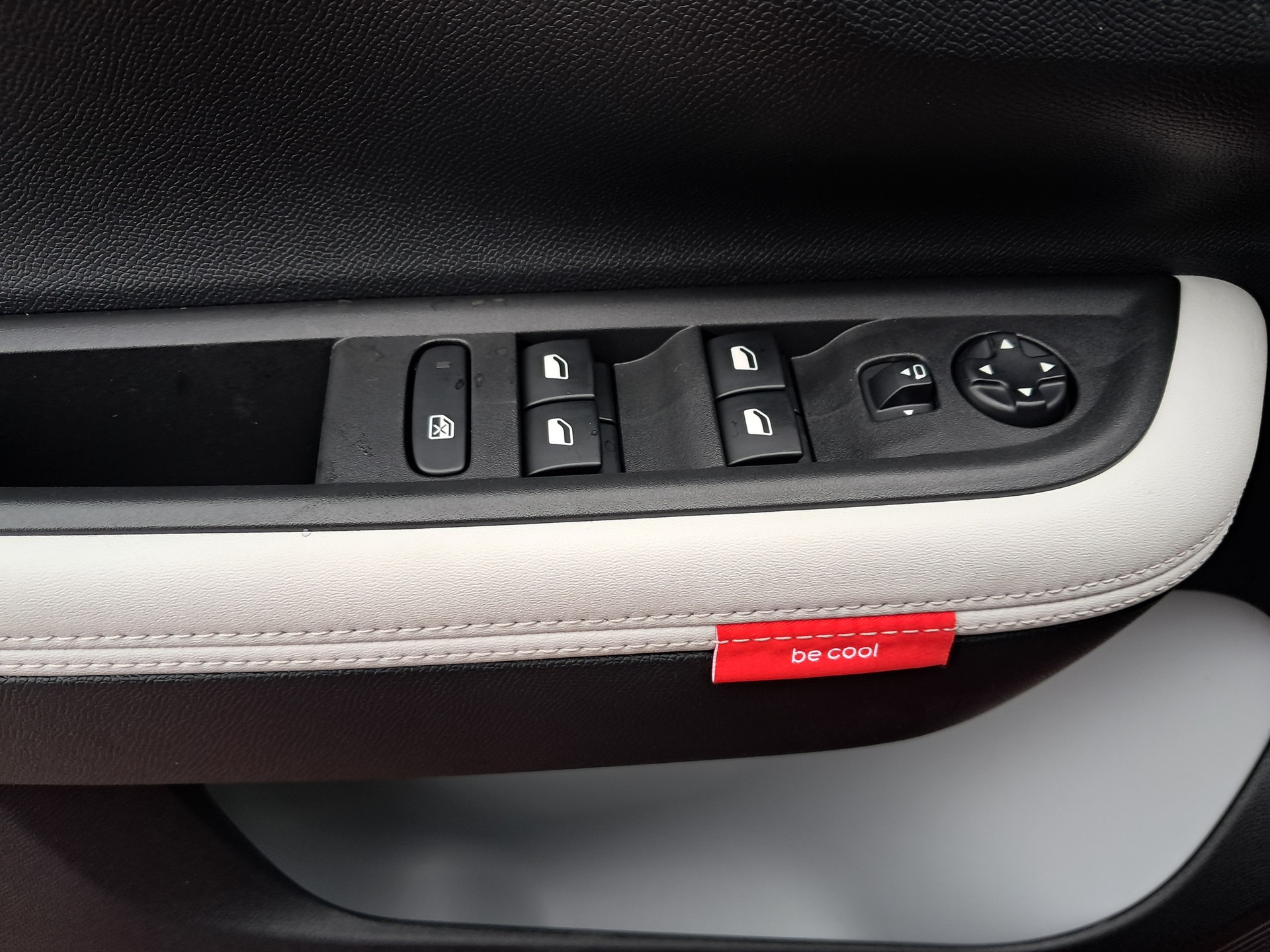 CITROEN C3 1.2 Hybrid MAX-image-8