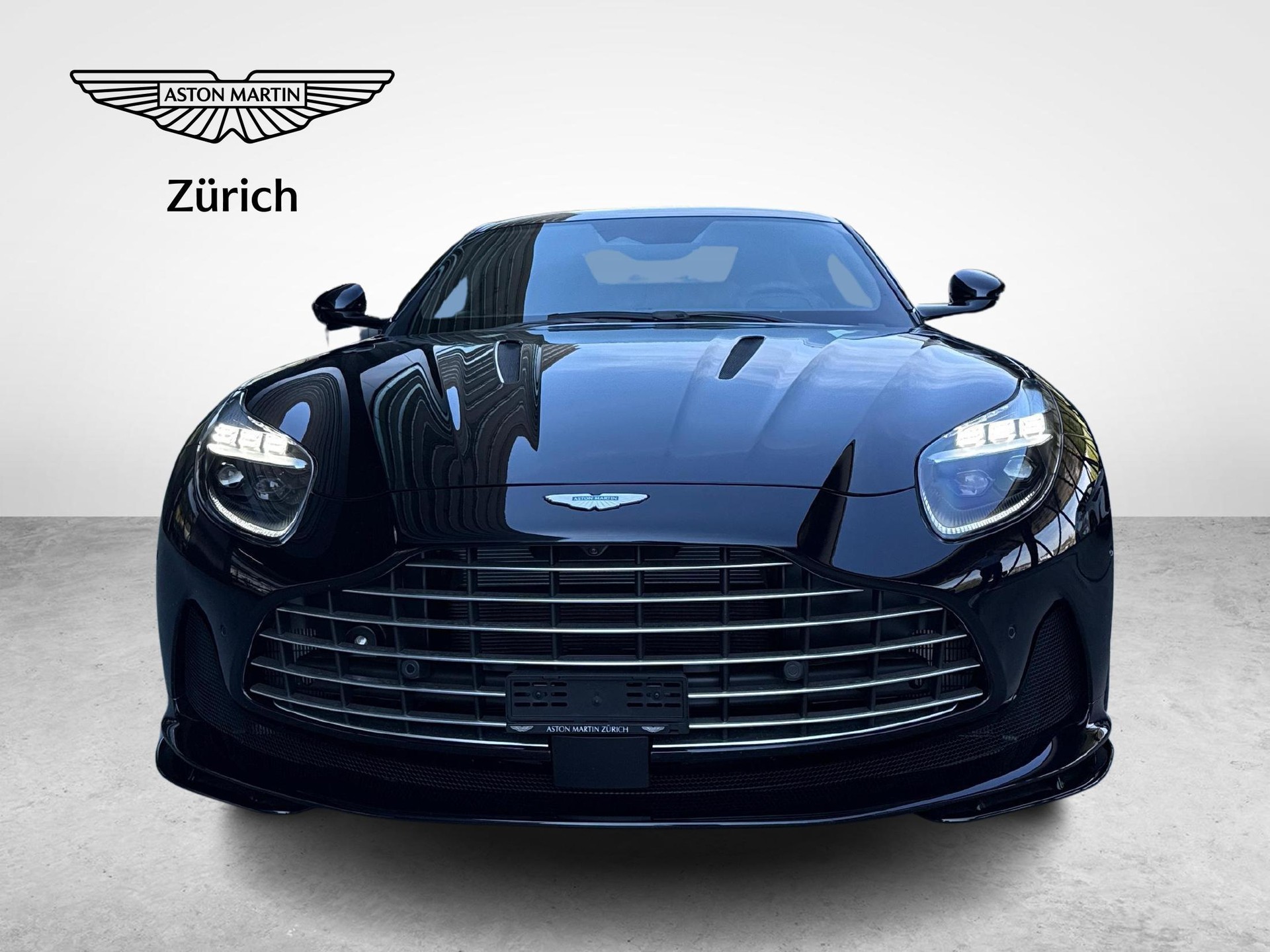 ASTON MARTIN DB12 Coupé 4.0 V8 Bi-Turbo-showroom-element-1