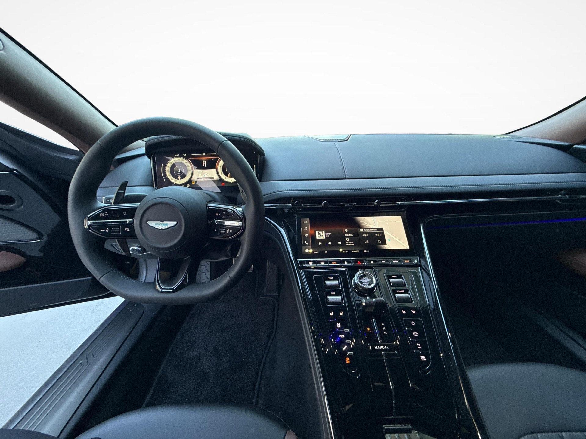 ASTON MARTIN DB12 Coupé 4.0 V8 Bi-Turbo-image-8