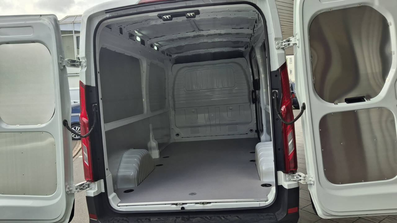 MAXUS Deliver 9 Kaw. L3H2 2.0 TD Luxury-image-6